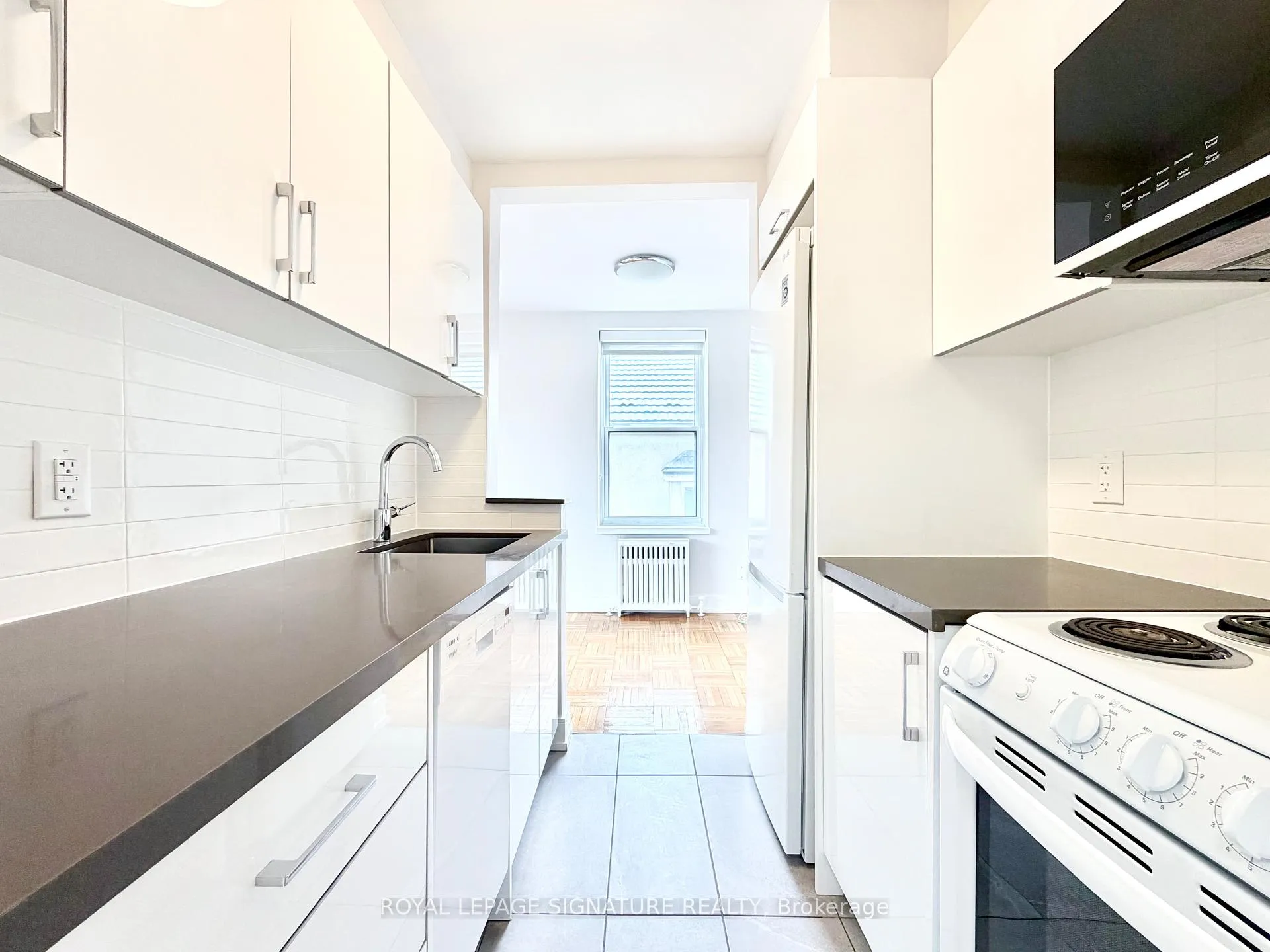 Photo 2 of Unit 201, 1545 Bathurst Street, Toronto, Forest Hill South — HOMEH