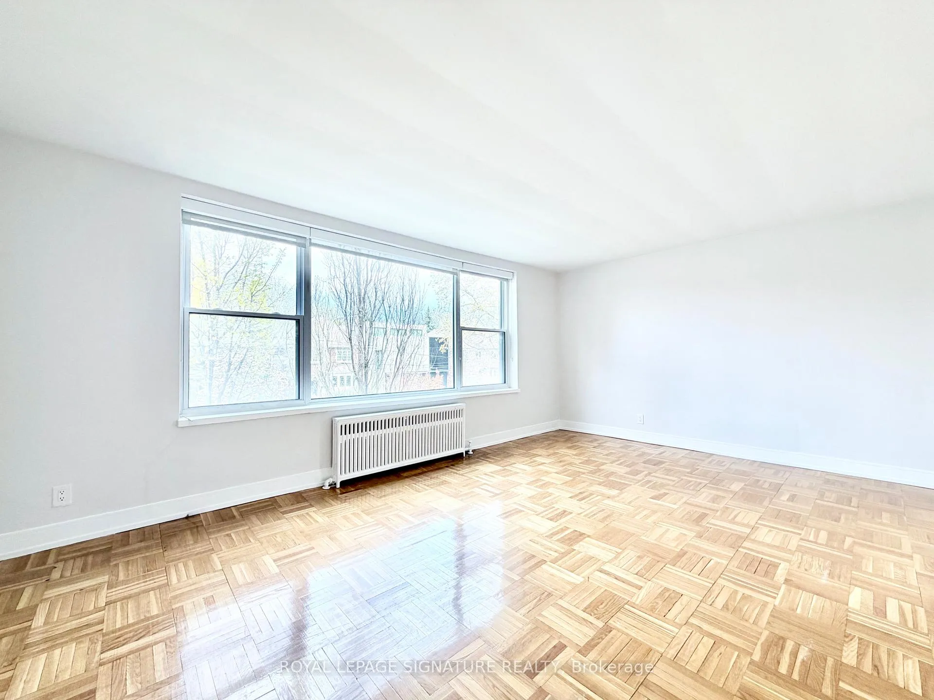 Photo 7 of Unit 201, 1545 Bathurst Street, Toronto, Forest Hill South — HOMEH