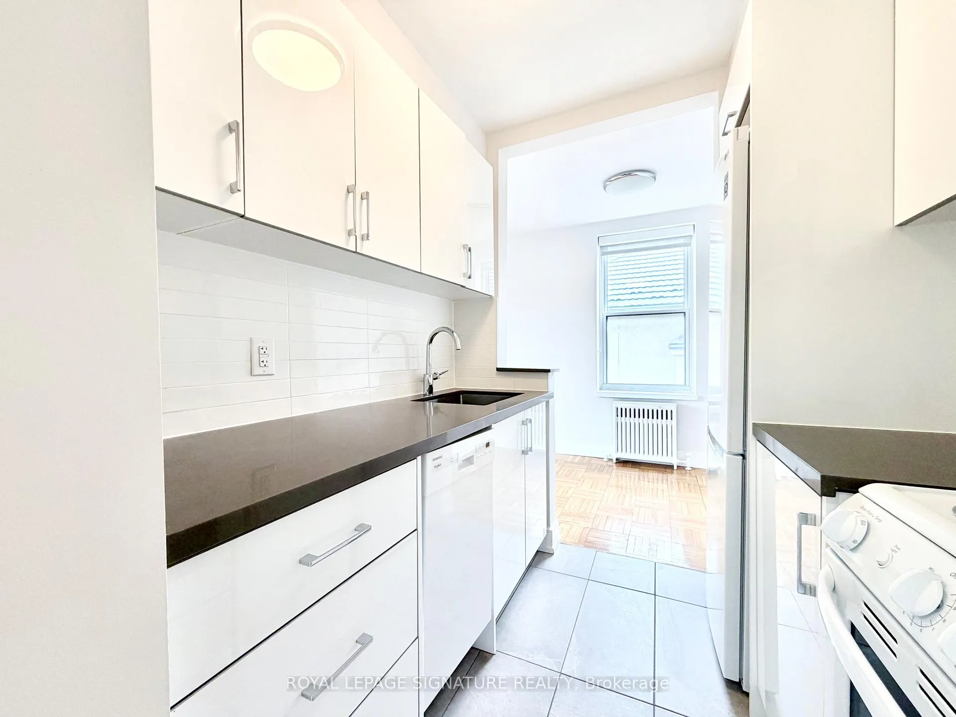 Photo 8 of Unit 201, 1545 Bathurst Street, Toronto, Forest Hill South — HOMEH