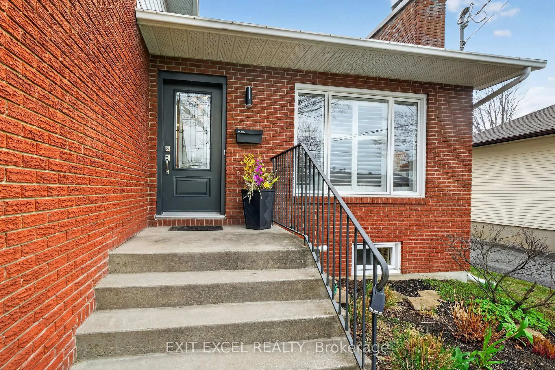 Photo 2 of 1554 Rosebella Avenue, Ottawa, Blossom Park/Kemp Park/Findlay Creek — HOMEH