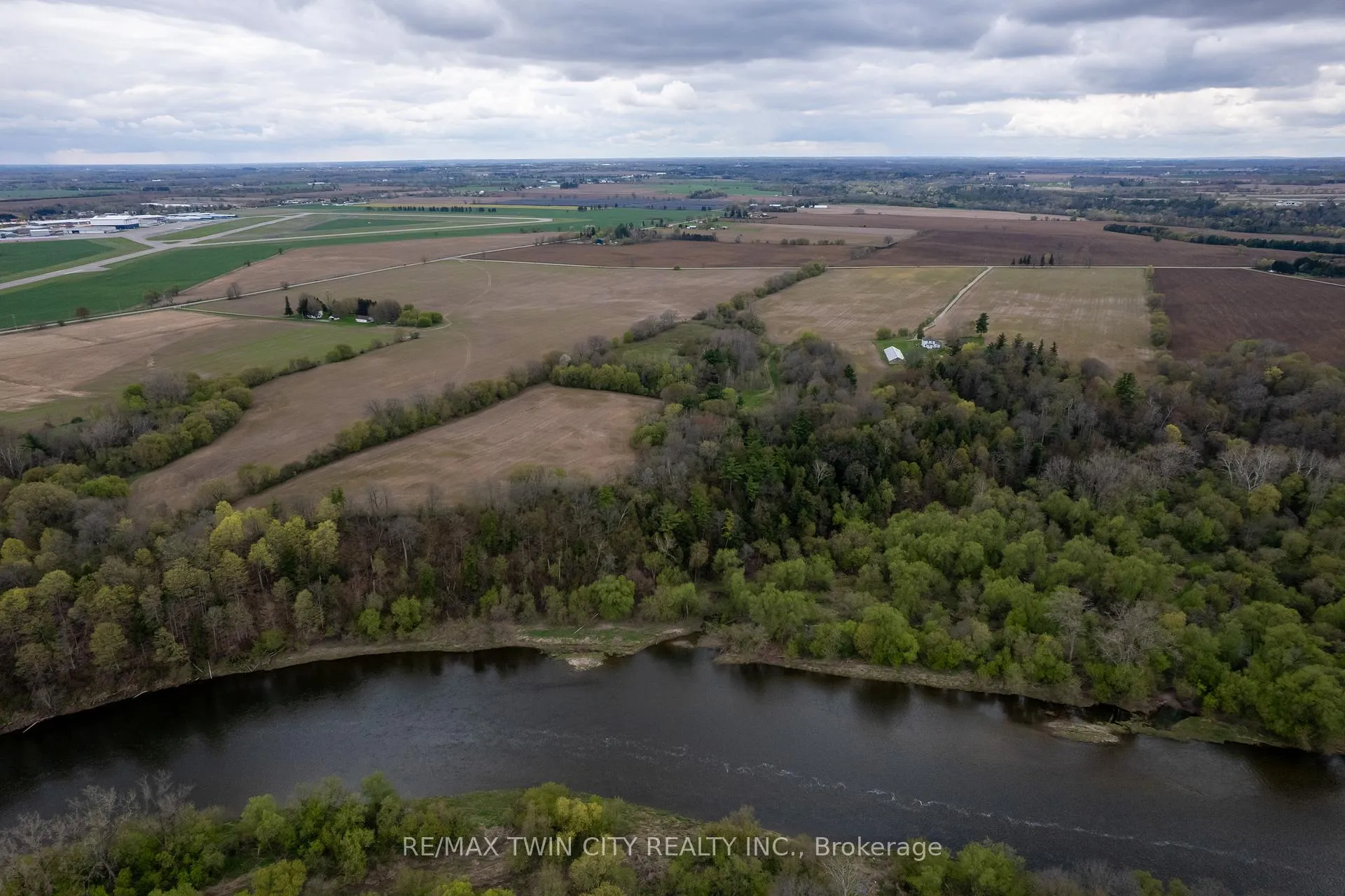 Photo 2 of 47 Pottruff Road, Brant, Brantford Twp — HOMEH