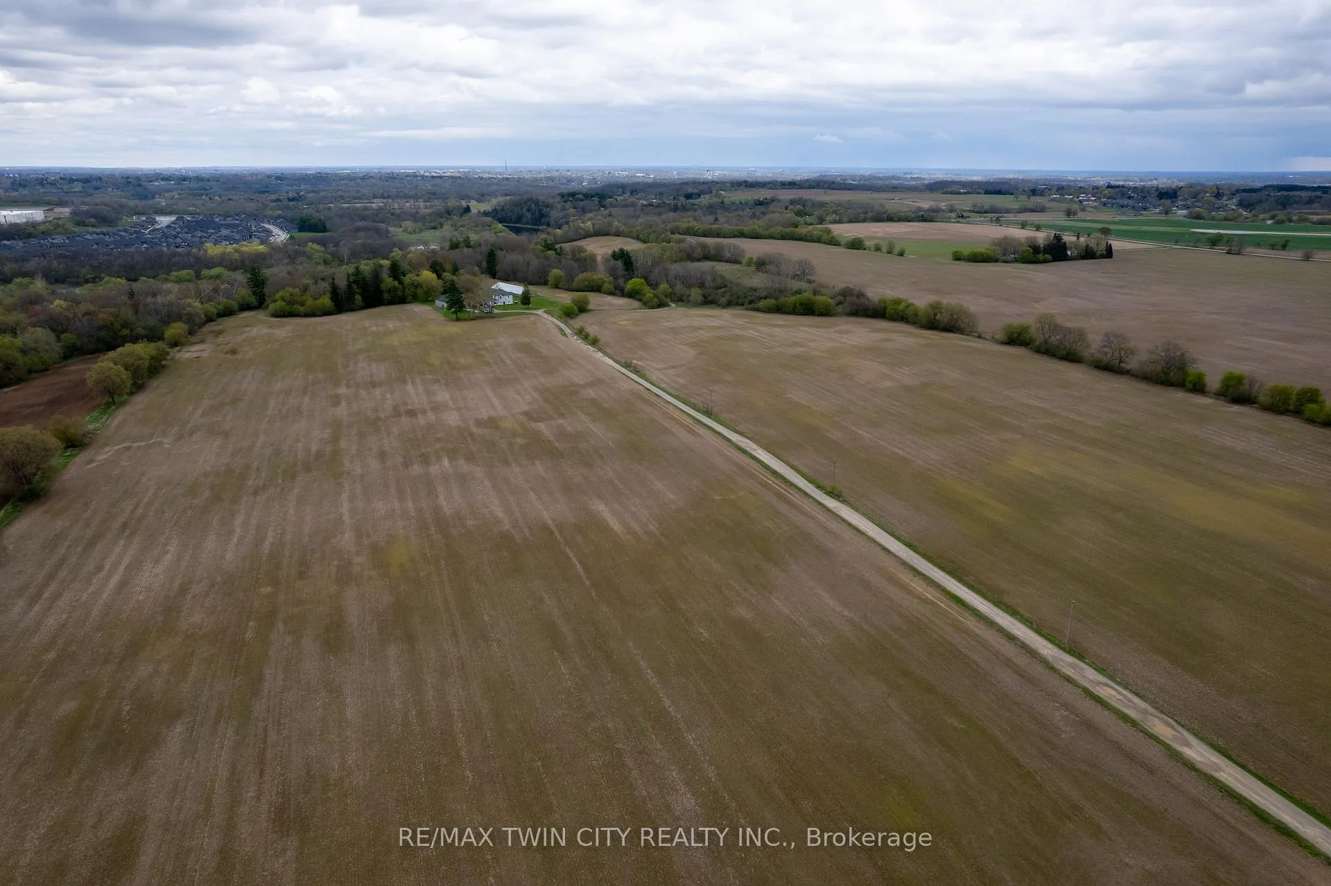 Photo 4 of 47 Pottruff Road, Brant, Brantford Twp — HOMEH