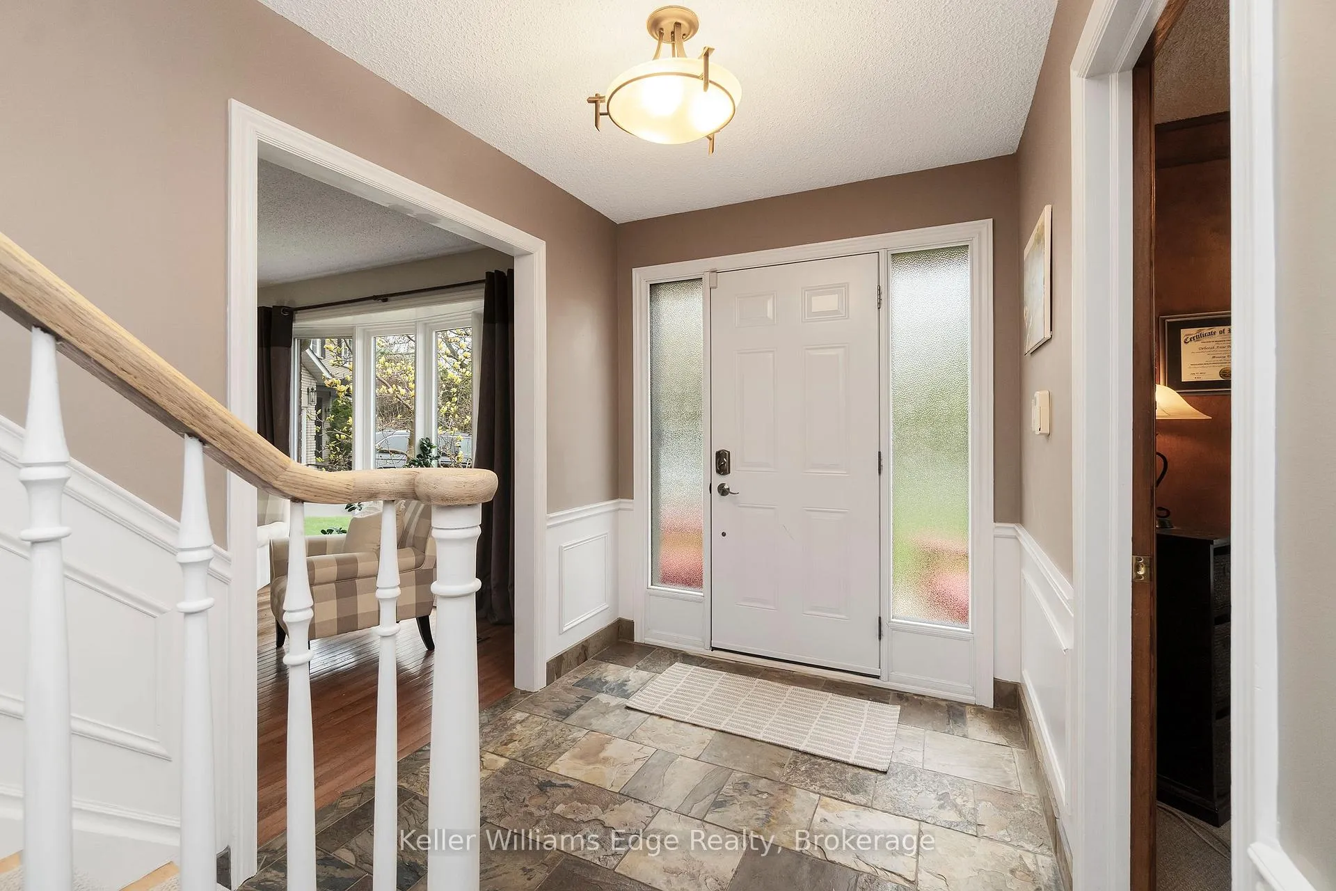 Photo 4 of 427 Mackay Court, Burlington, Shoreacres — HOMEH