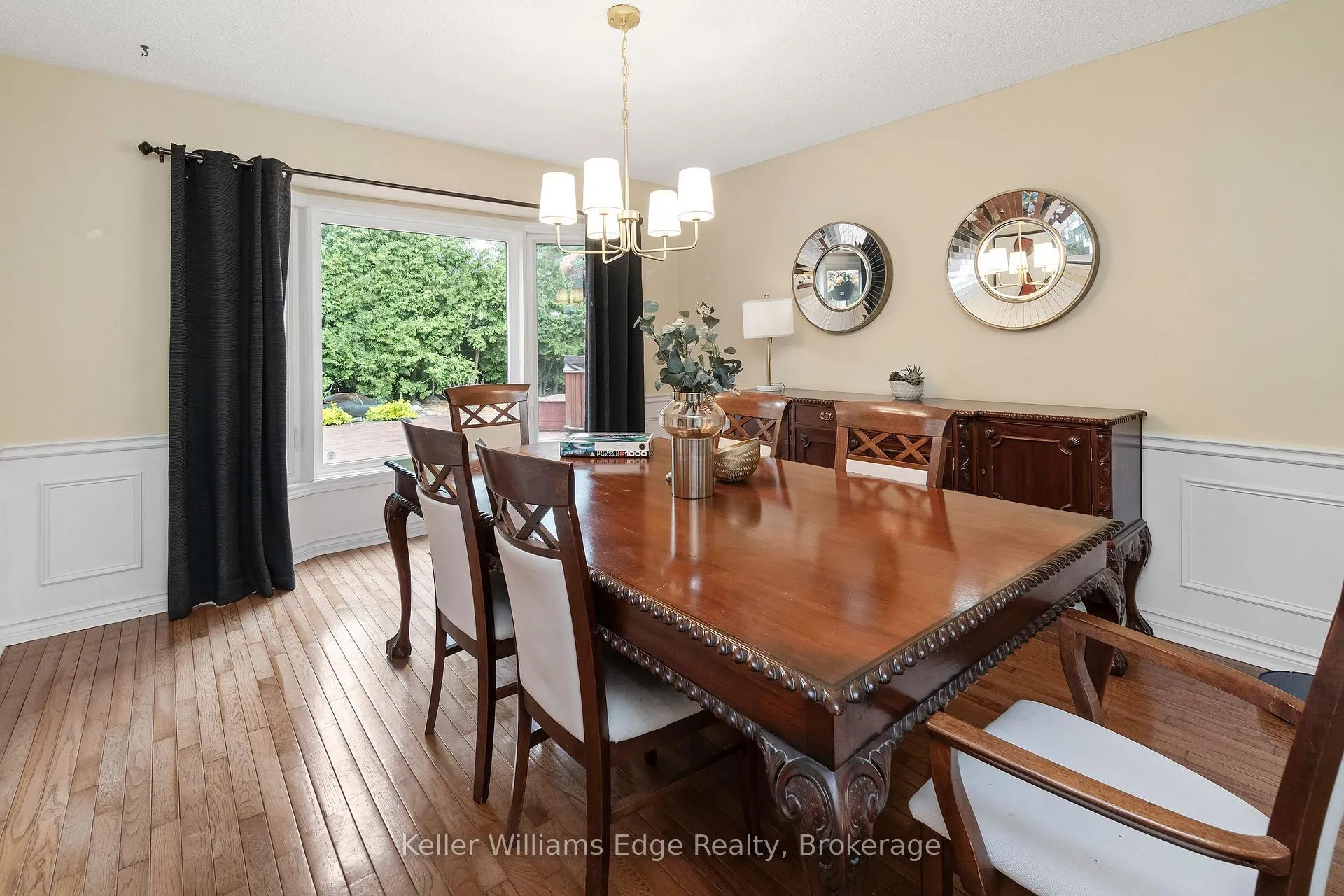 Photo 8 of 427 Mackay Court, Burlington, Shoreacres — HOMEH