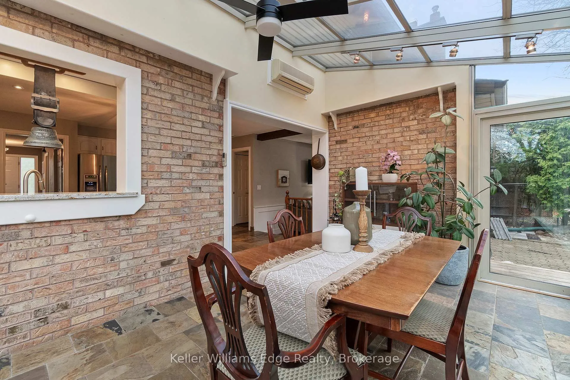 Photo 15 of 427 Mackay Court, Burlington, Shoreacres — HOMEH