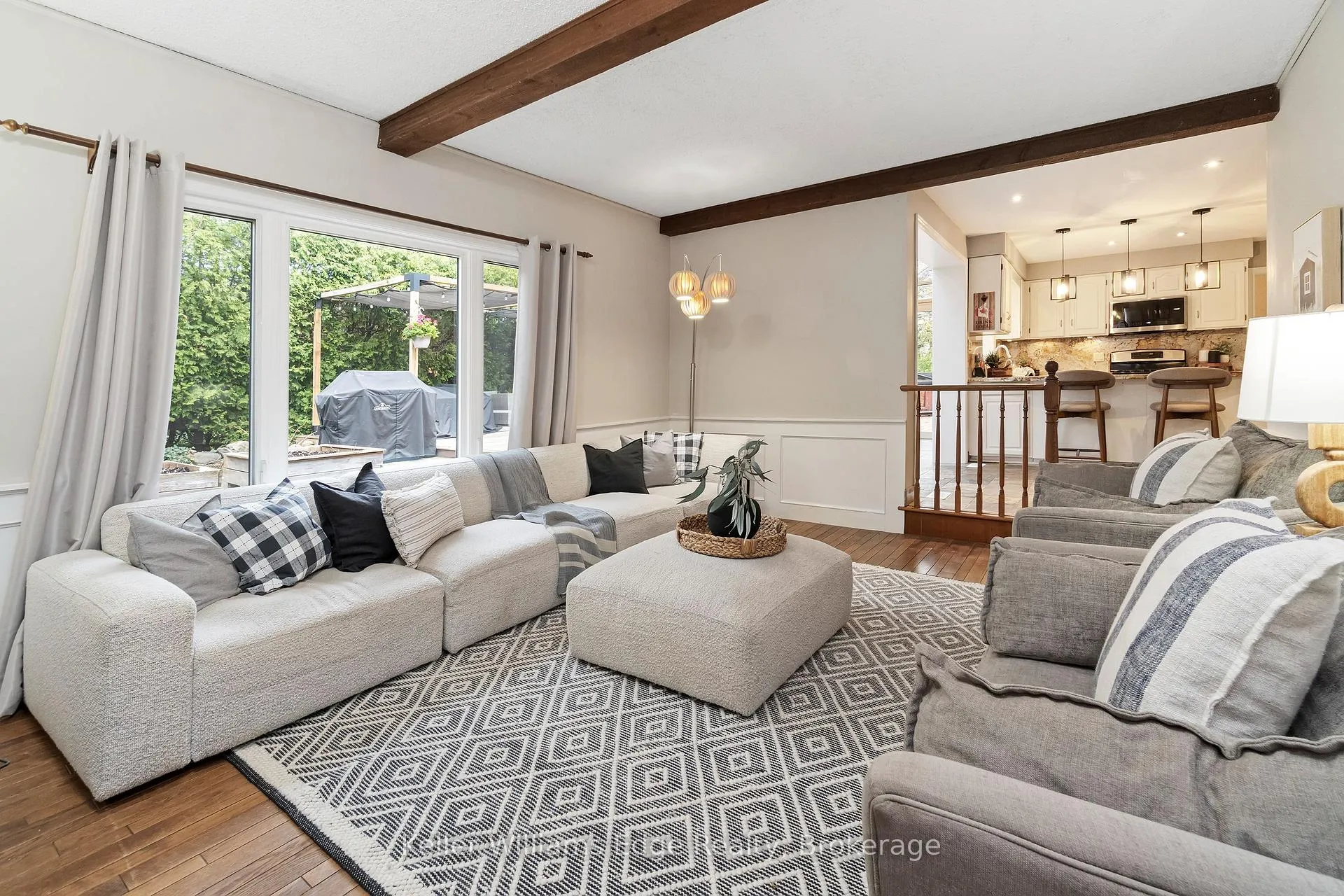 Photo 18 of 427 Mackay Court, Burlington, Shoreacres — HOMEH