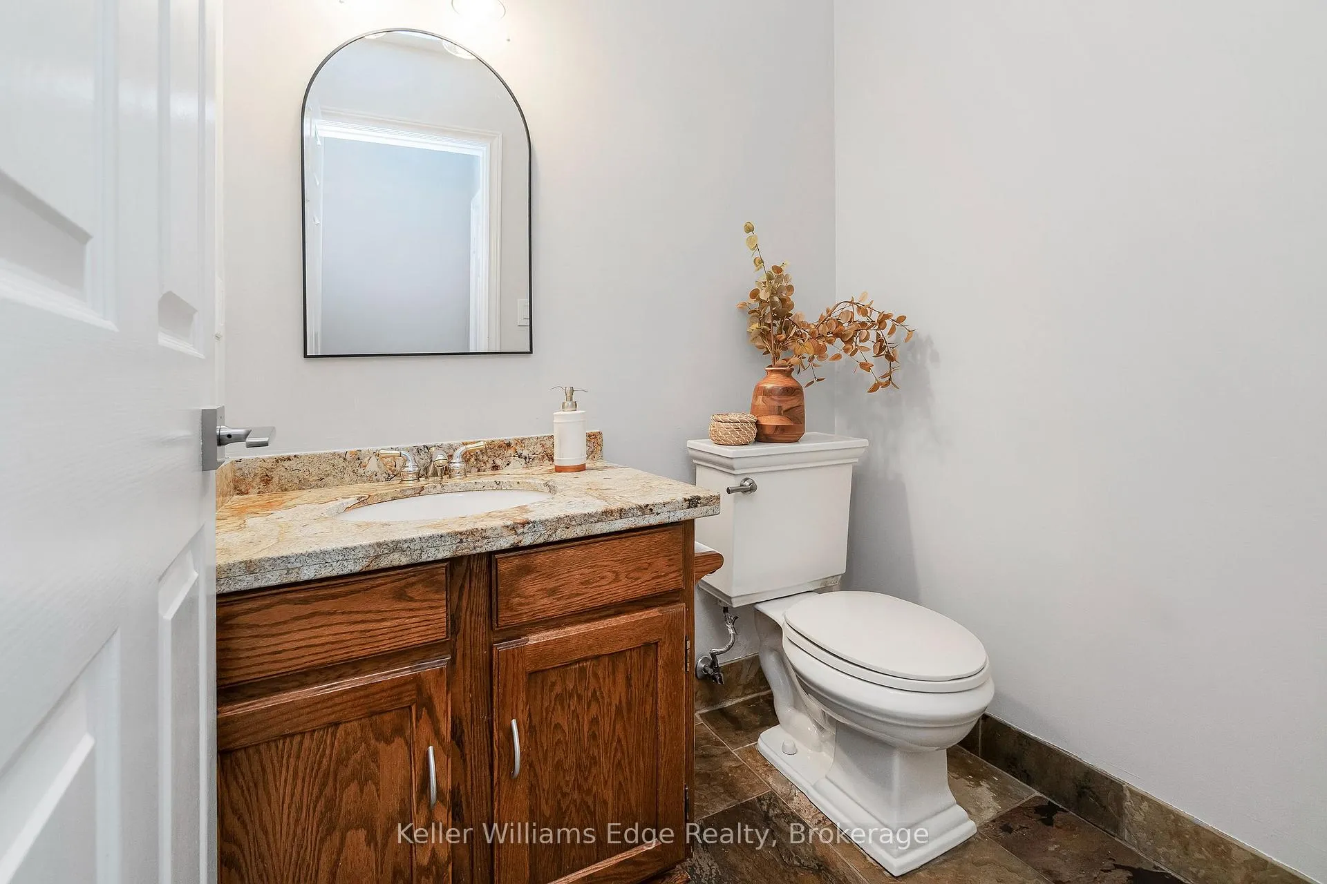 Photo 22 of 427 Mackay Court, Burlington, Shoreacres — HOMEH