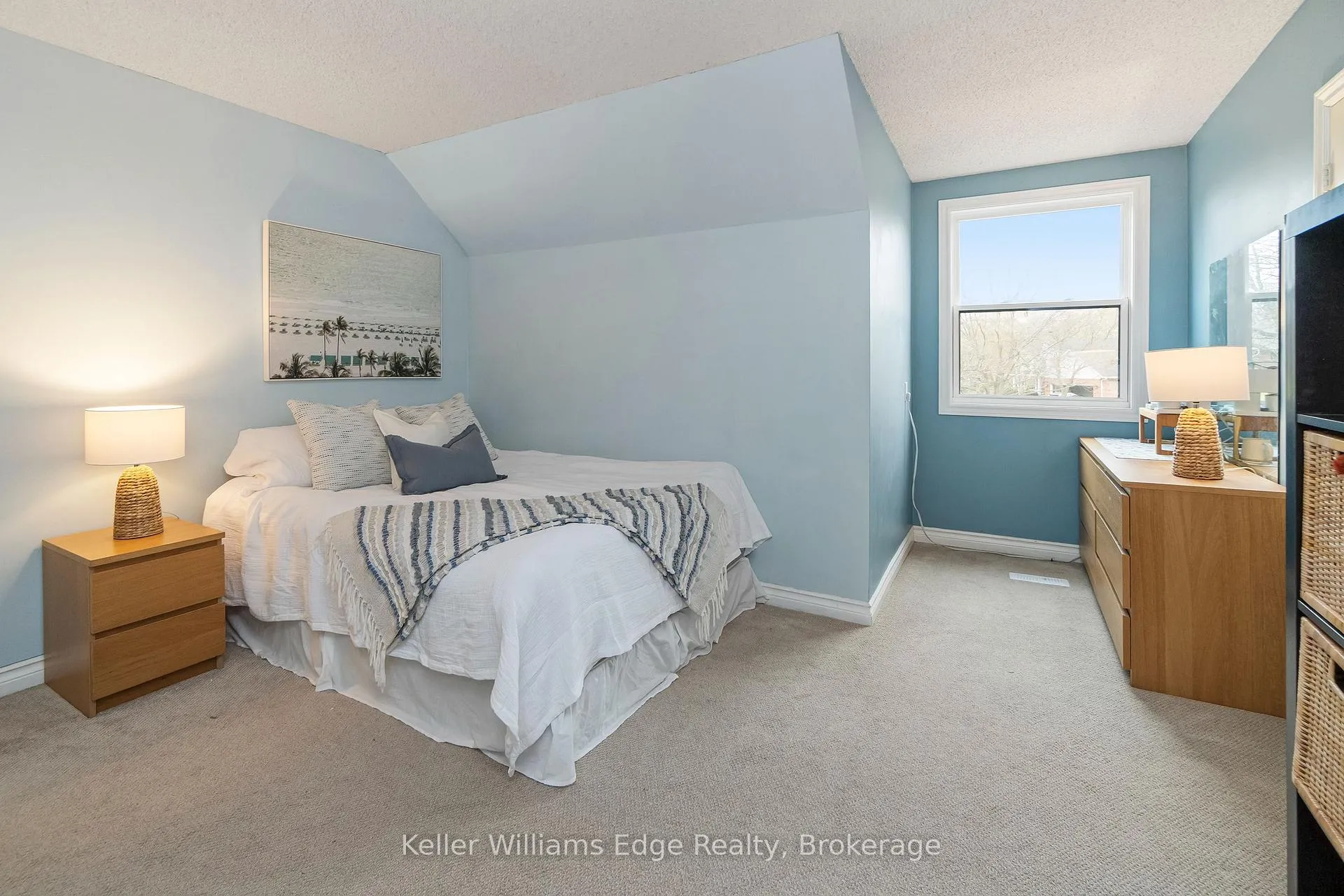 Photo 27 of 427 Mackay Court, Burlington, Shoreacres — HOMEH