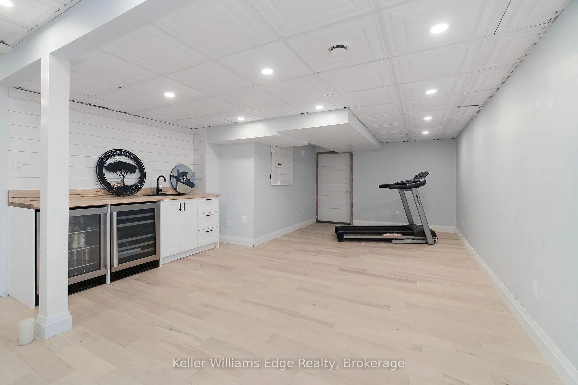 Photo 39 of 427 Mackay Court, Burlington, Shoreacres — HOMEH