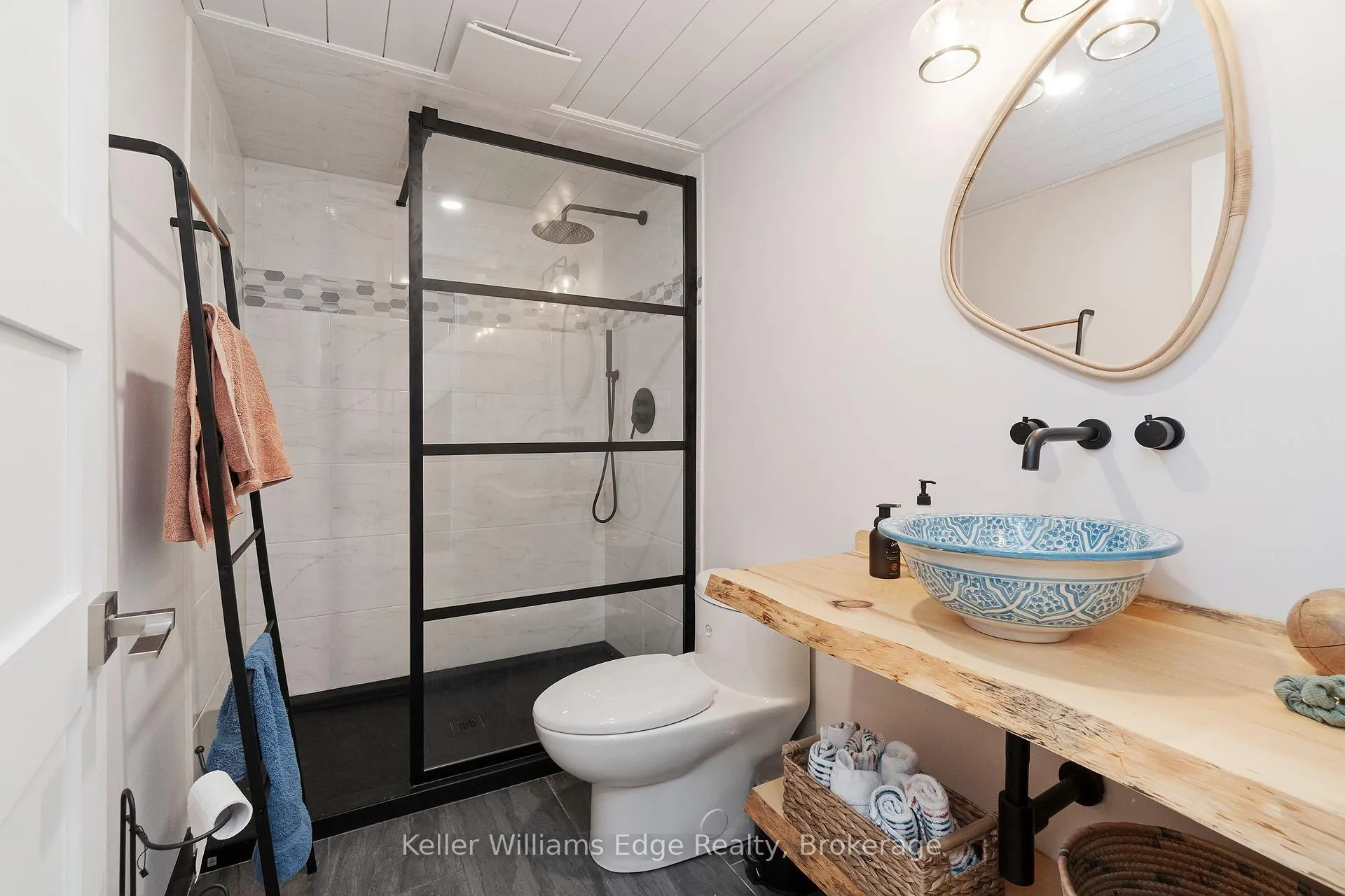 Photo 42 of 427 Mackay Court, Burlington, Shoreacres — HOMEH
