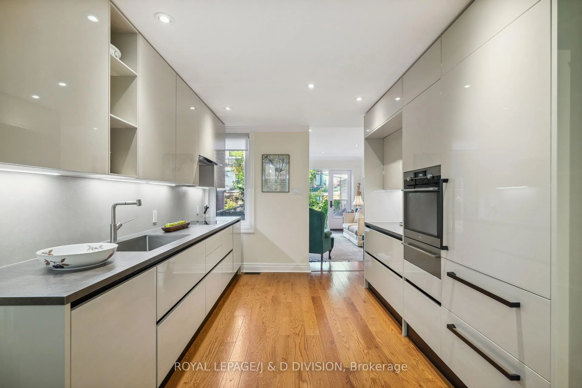 Photo 5 of 88 Asquith Avenue, Toronto, Rosedale-Moore Park — HOMEH
