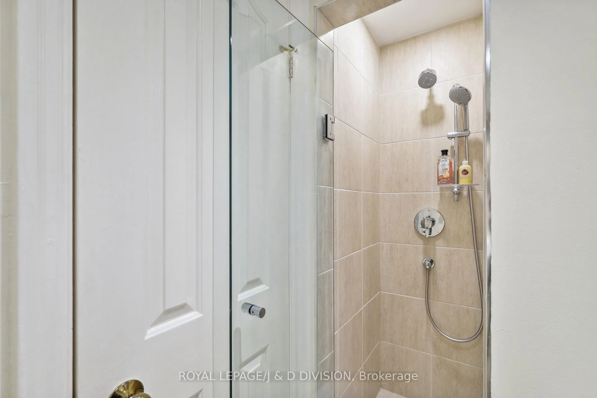 Photo 18 of 88 Asquith Avenue, Toronto, Rosedale-Moore Park — HOMEH