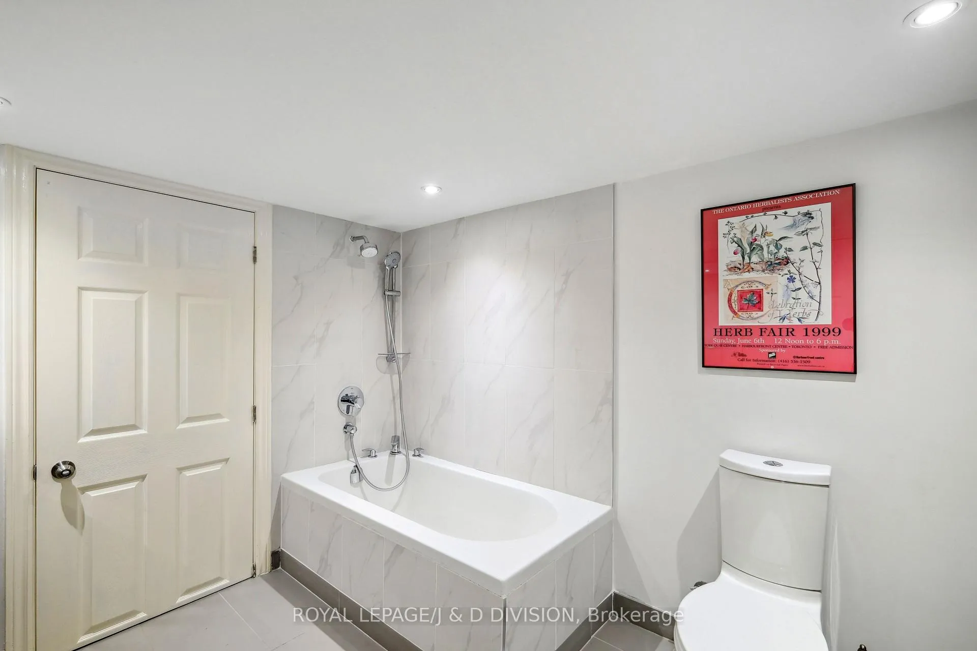 Photo 32 of 88 Asquith Avenue, Toronto, Rosedale-Moore Park — HOMEH
