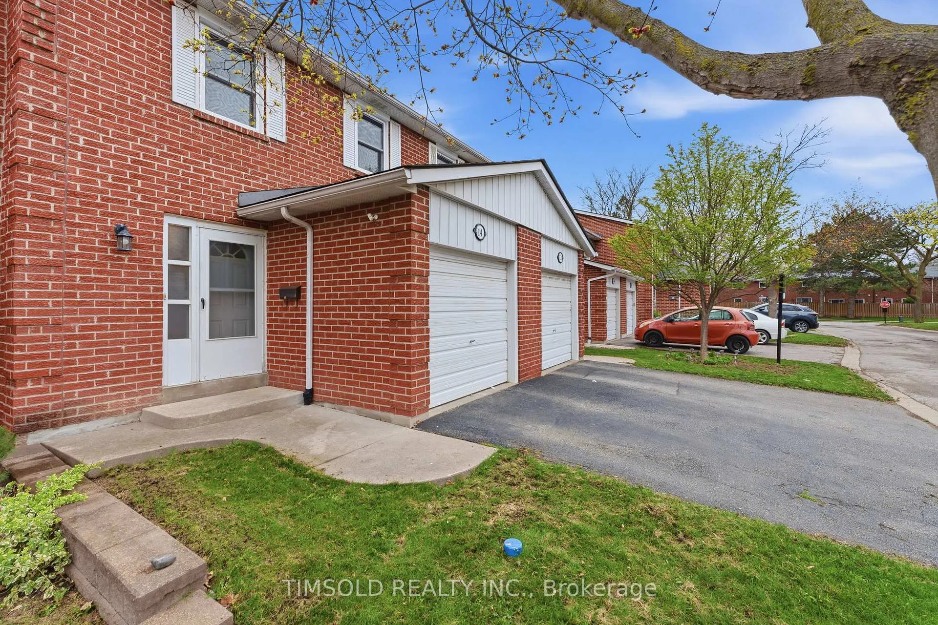Photo 3 of 14 Gordon Way, Markham, Aileen-Willowbrook — HOMEH