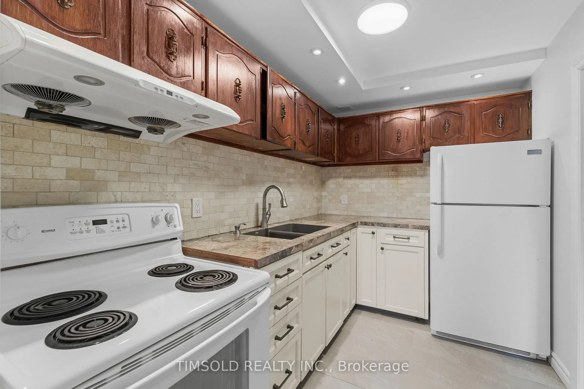 Photo 13 of 14 Gordon Way, Markham, Aileen-Willowbrook — HOMEH