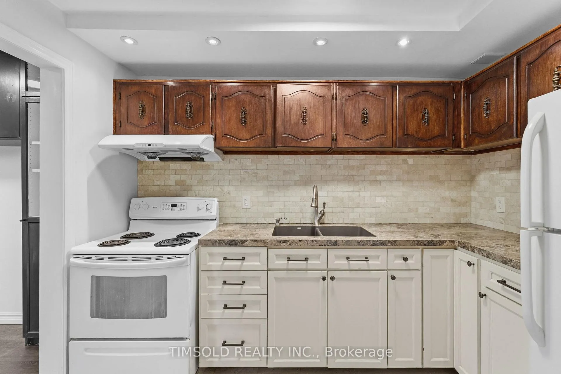Photo 15 of 14 Gordon Way, Markham, Aileen-Willowbrook — HOMEH