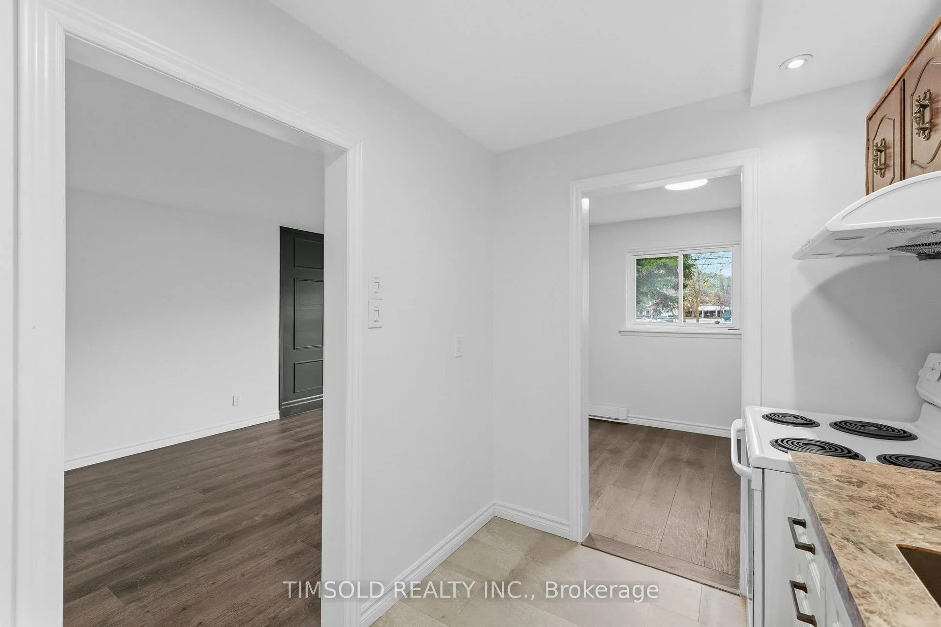 Photo 16 of 14 Gordon Way, Markham, Aileen-Willowbrook — HOMEH