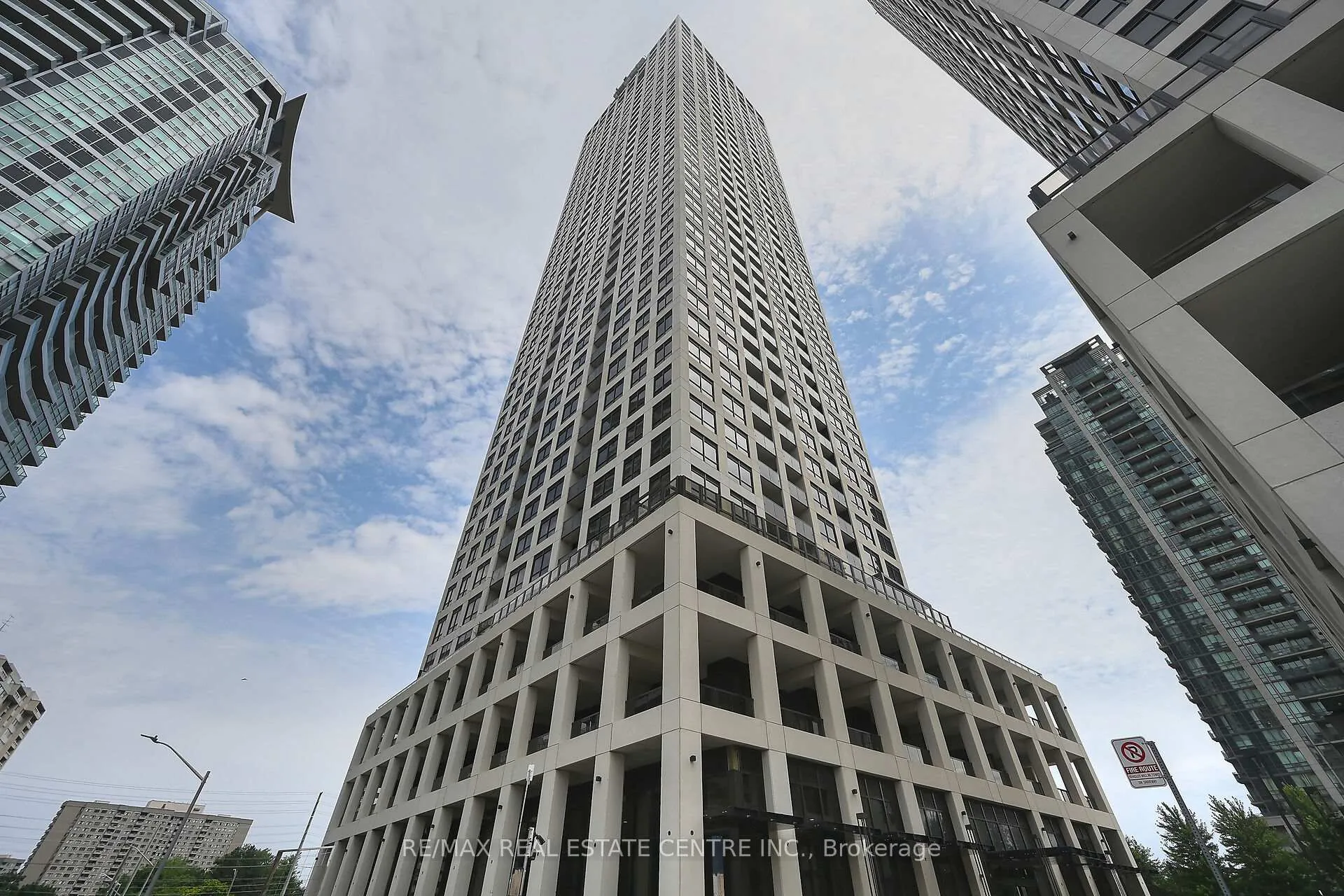 Photo 1 of Unit 707, 30 Elm Drive W, Mississauga, City Centre — HOMEH