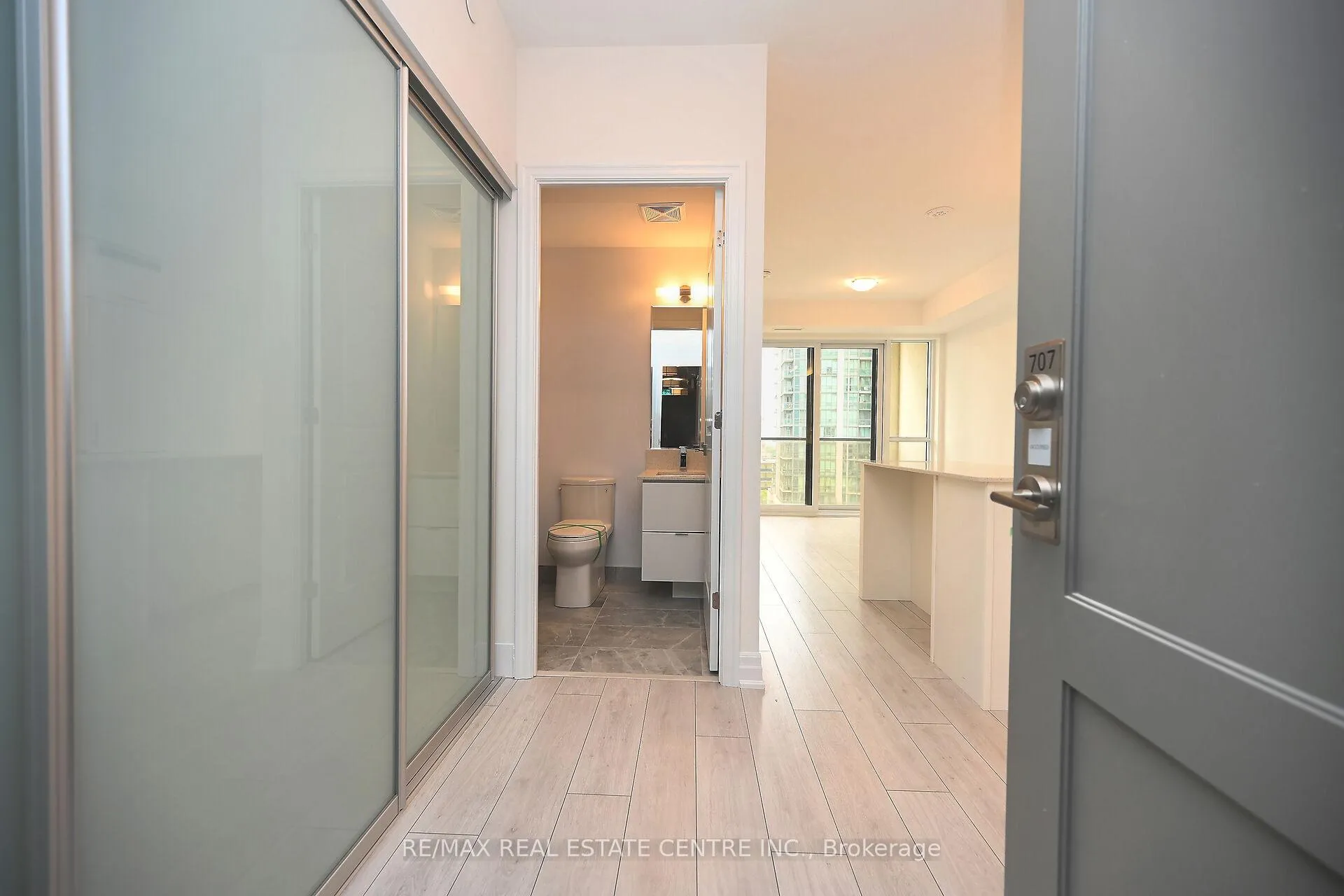 Photo 6 of Unit 707, 30 Elm Drive W, Mississauga, City Centre — HOMEH