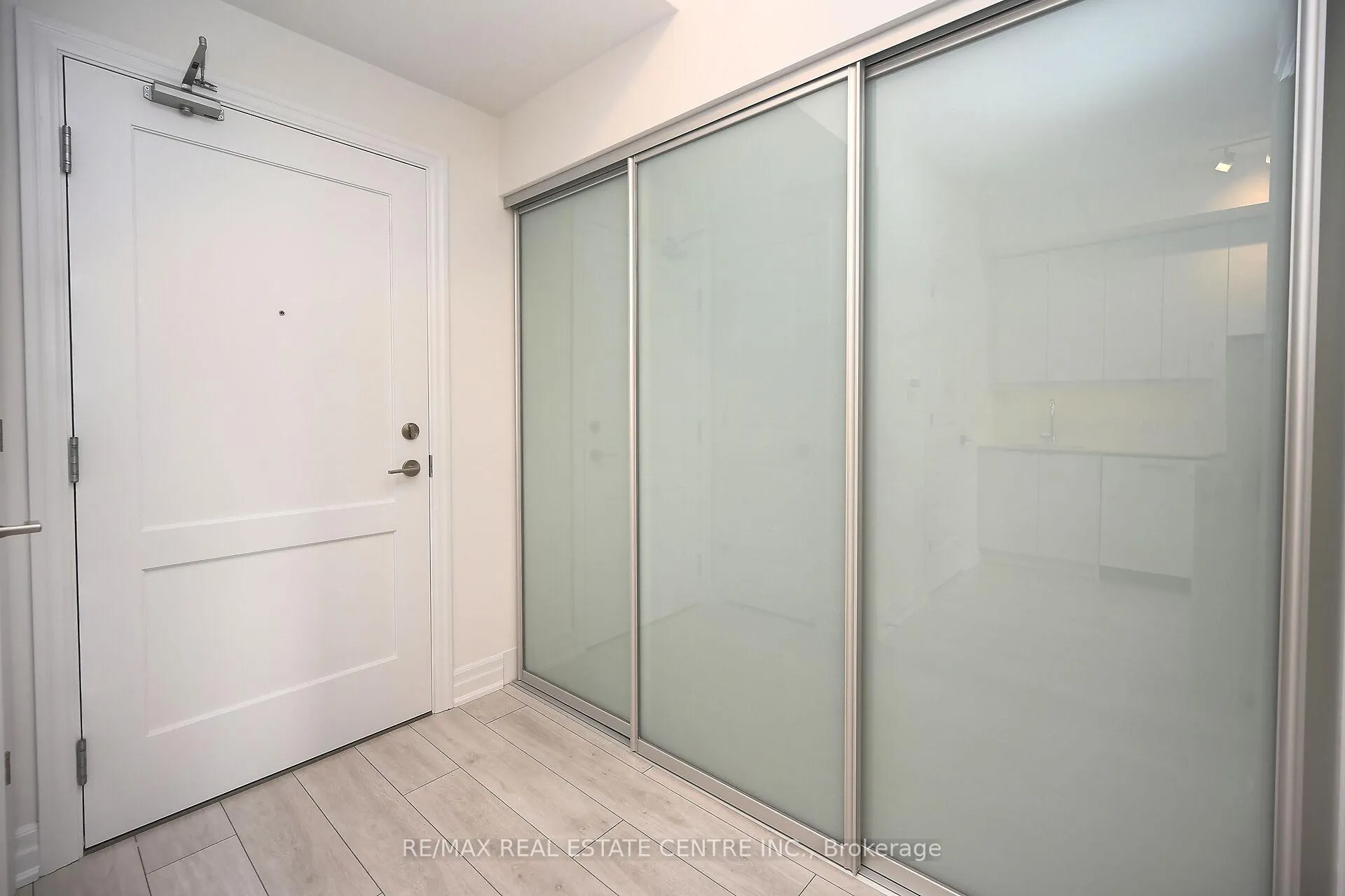 Photo 7 of Unit 707, 30 Elm Drive W, Mississauga, City Centre — HOMEH