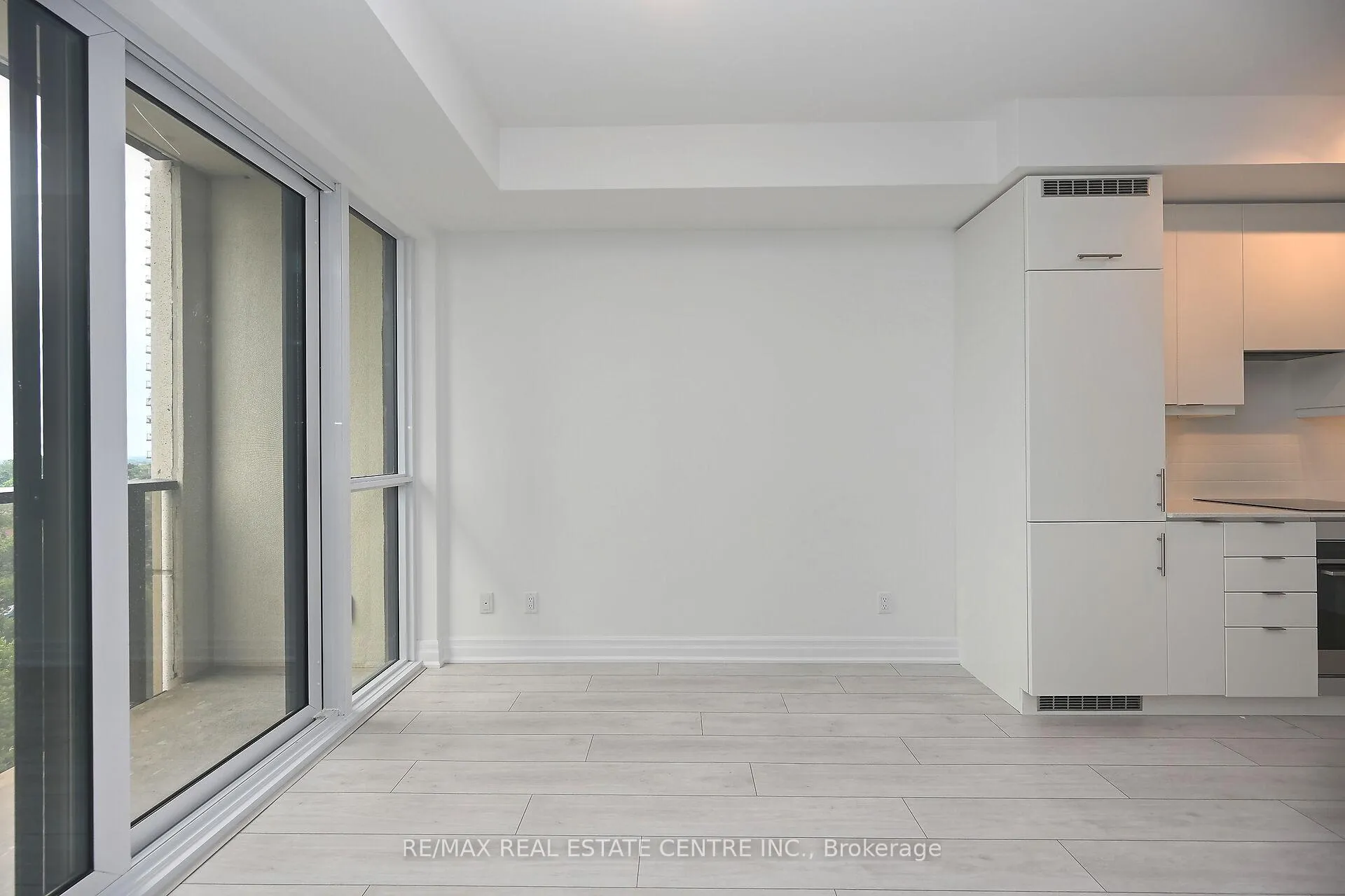 Photo 14 of Unit 707, 30 Elm Drive W, Mississauga, City Centre — HOMEH