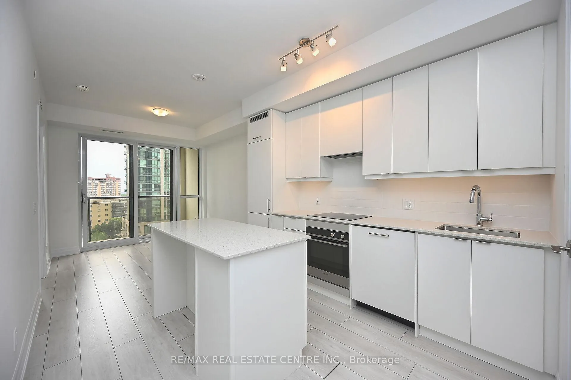 Photo 16 of Unit 707, 30 Elm Drive W, Mississauga, City Centre — HOMEH
