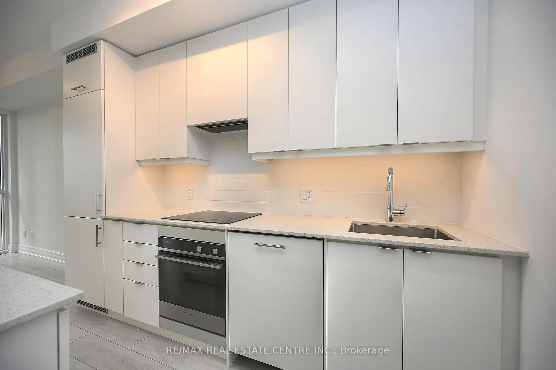 Photo 17 of Unit 707, 30 Elm Drive W, Mississauga, City Centre — HOMEH
