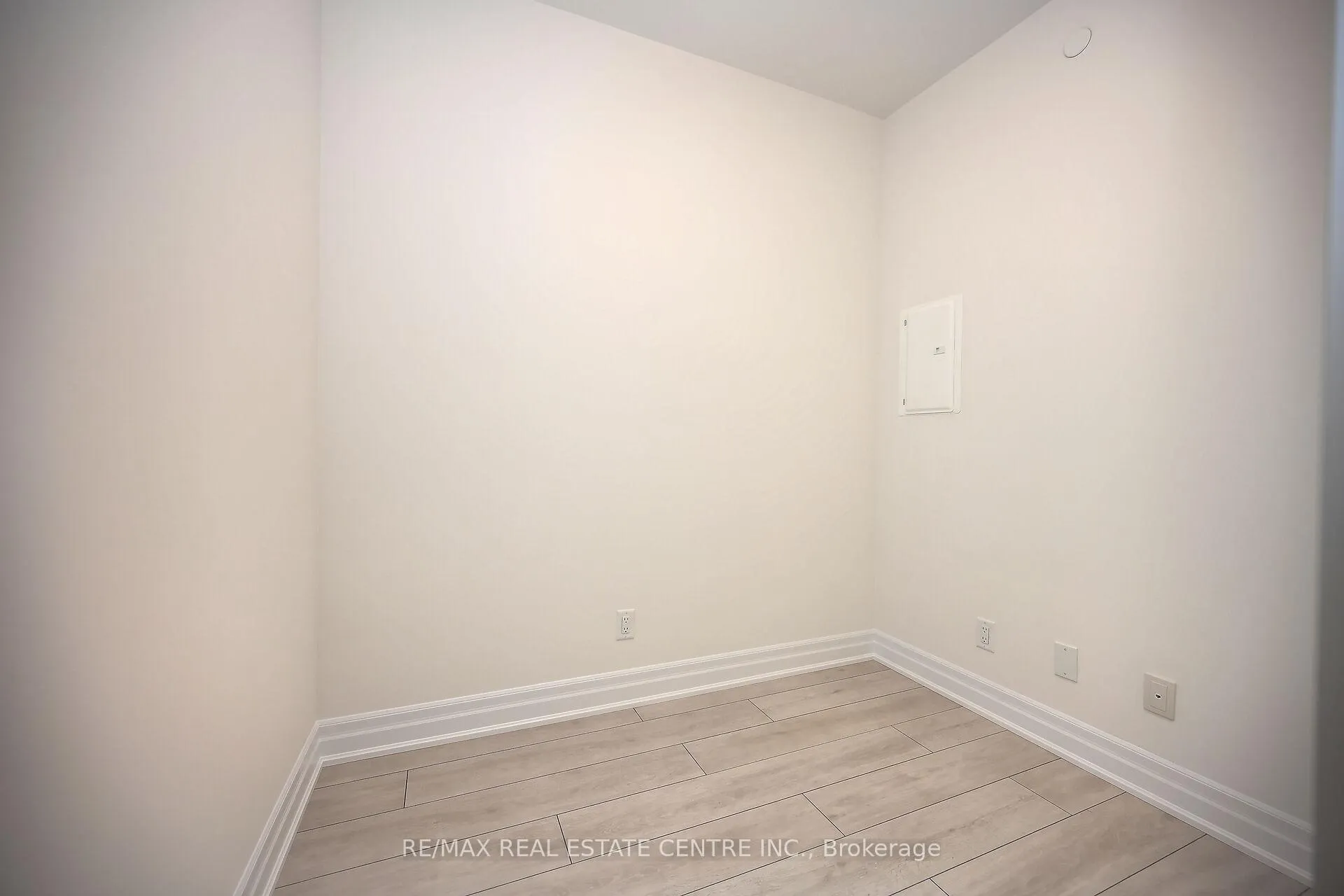 Photo 26 of Unit 707, 30 Elm Drive W, Mississauga, City Centre — HOMEH