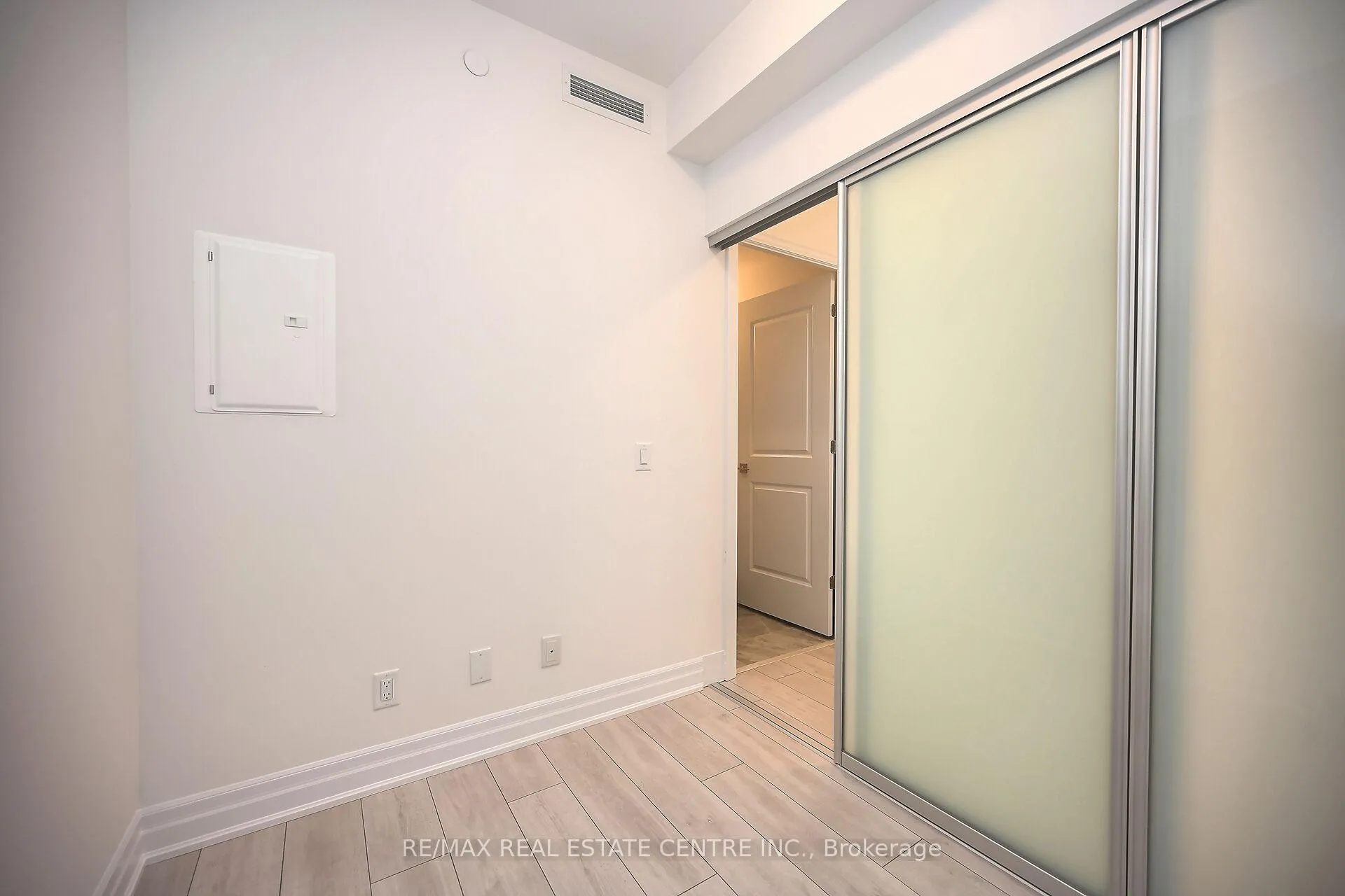 Photo 27 of Unit 707, 30 Elm Drive W, Mississauga, City Centre — HOMEH
