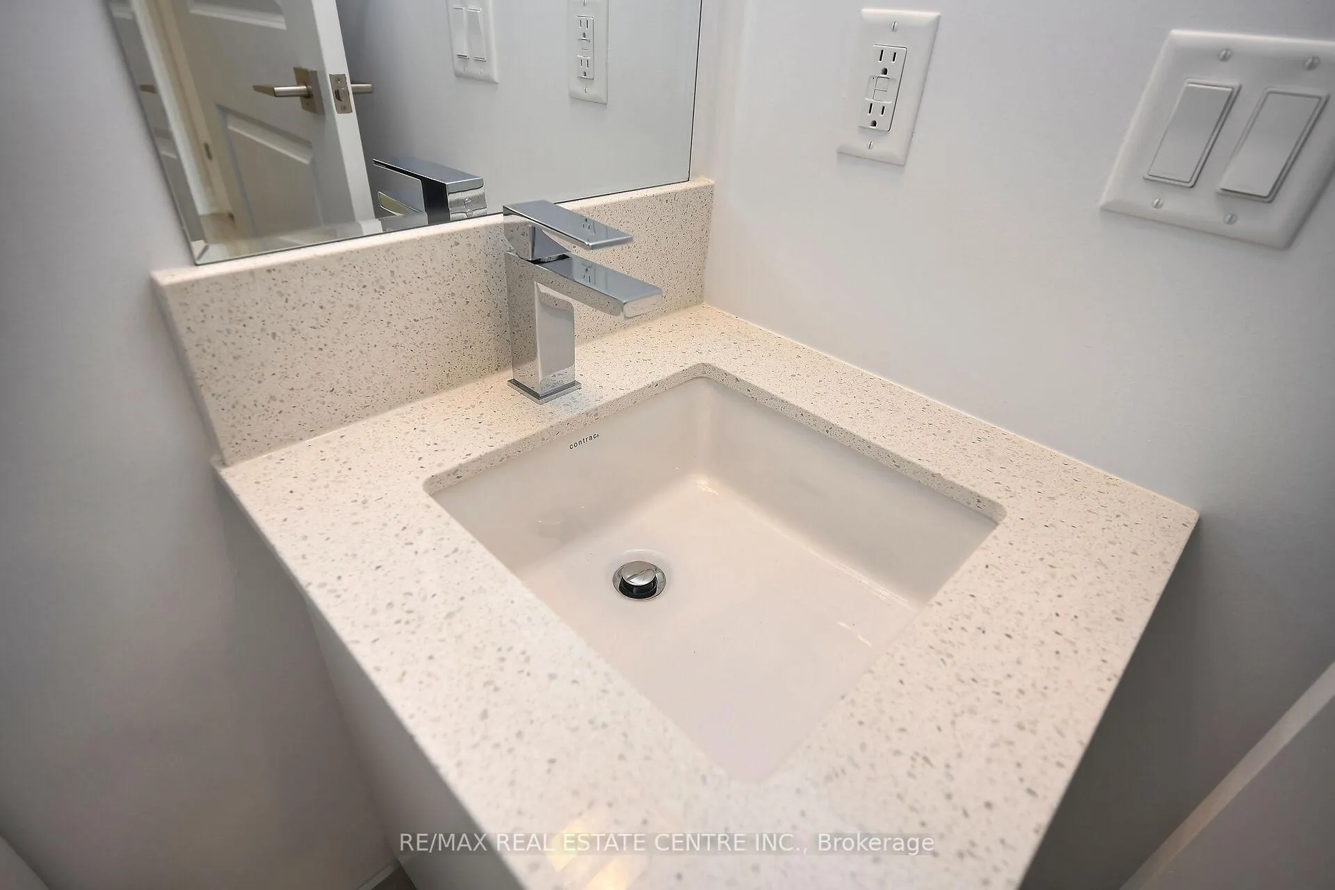 Photo 30 of Unit 707, 30 Elm Drive W, Mississauga, City Centre — HOMEH