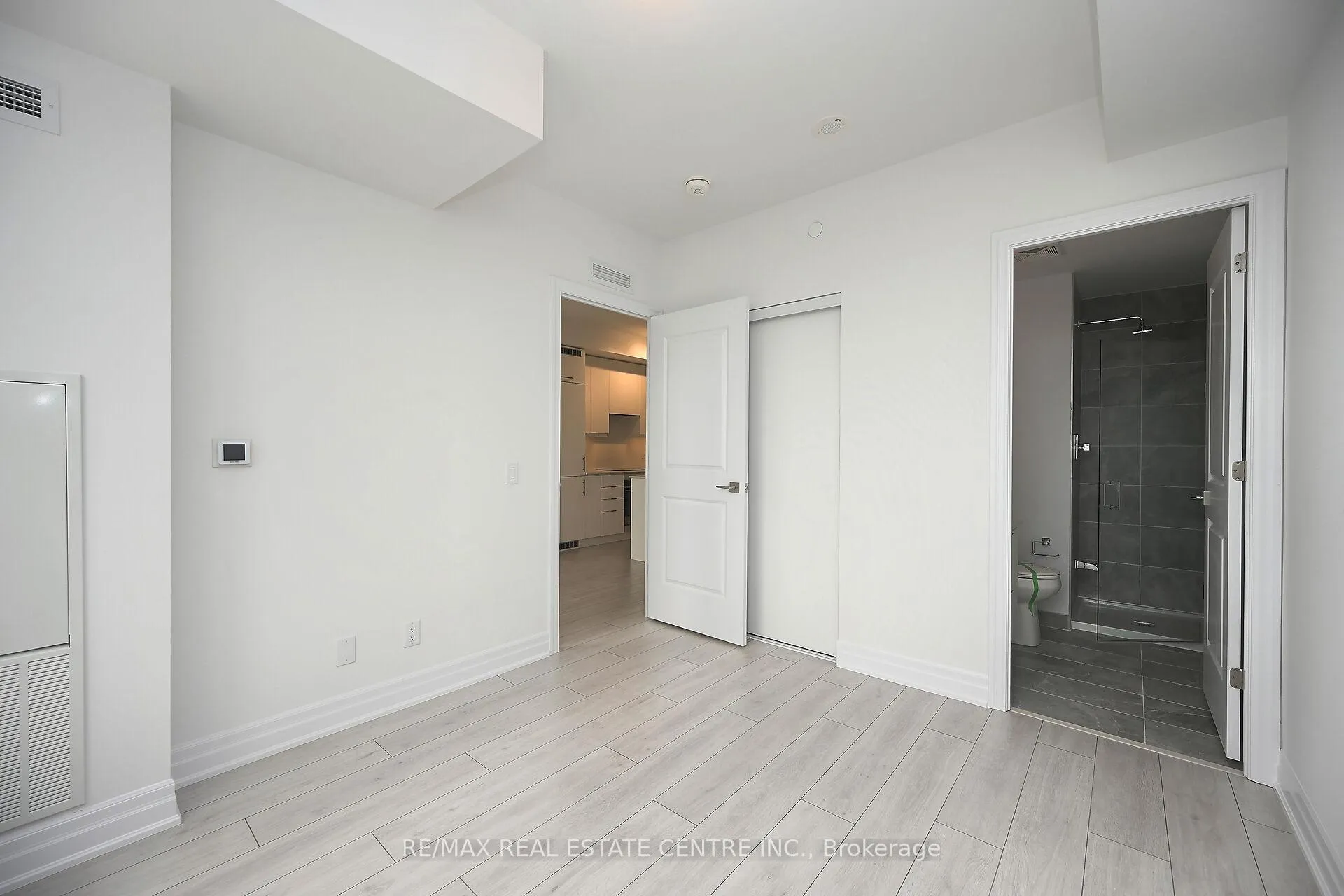 Photo 35 of Unit 707, 30 Elm Drive W, Mississauga, City Centre — HOMEH