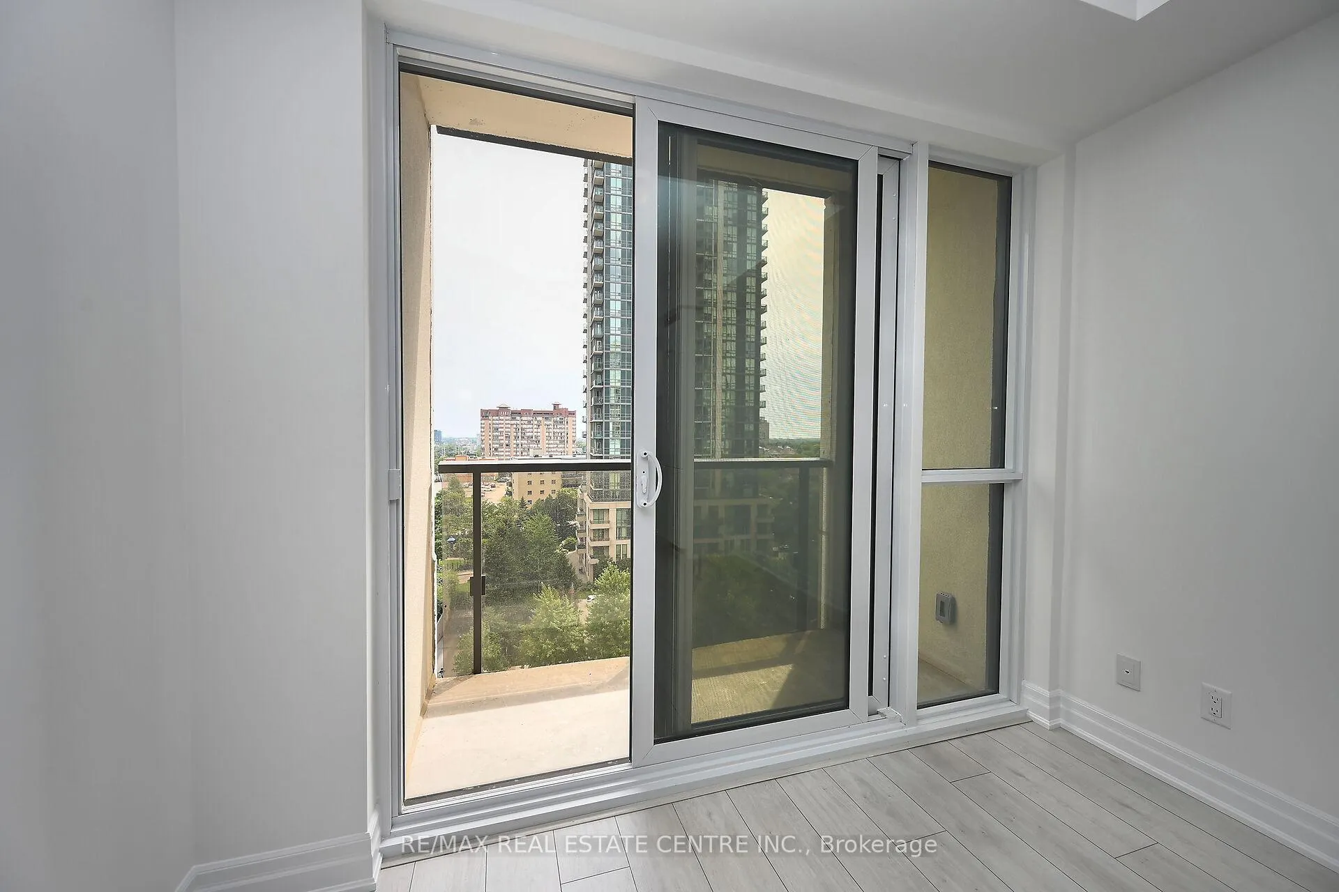 Photo 40 of Unit 707, 30 Elm Drive W, Mississauga, City Centre — HOMEH