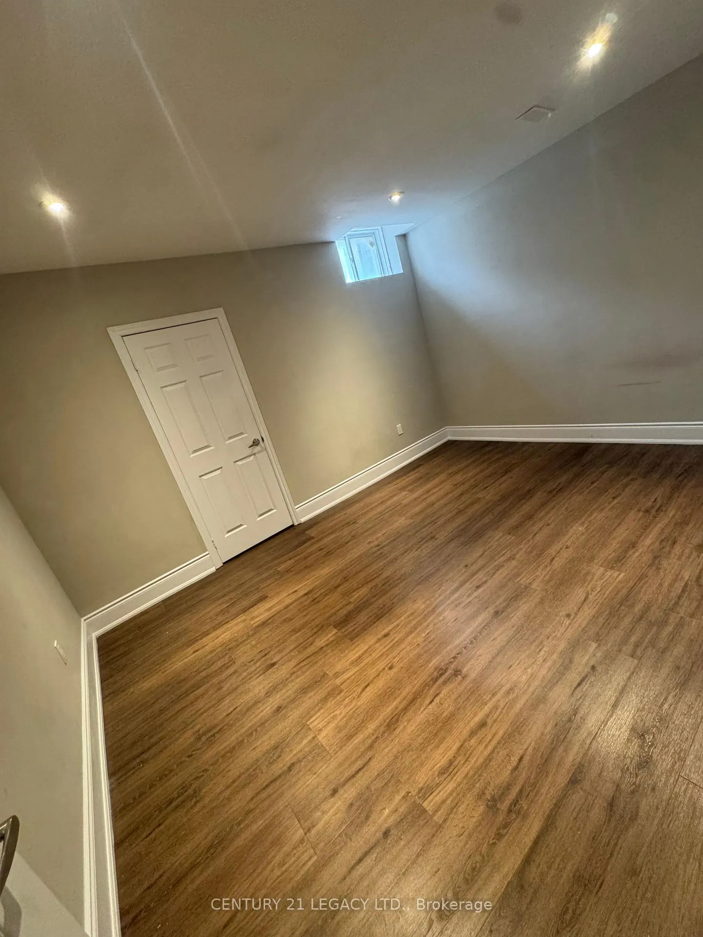 Photo 12 of Unit Bsmt, 26 Cloverhaven Road, Brampton, Toronto Gore Rural Estate — HOMEH