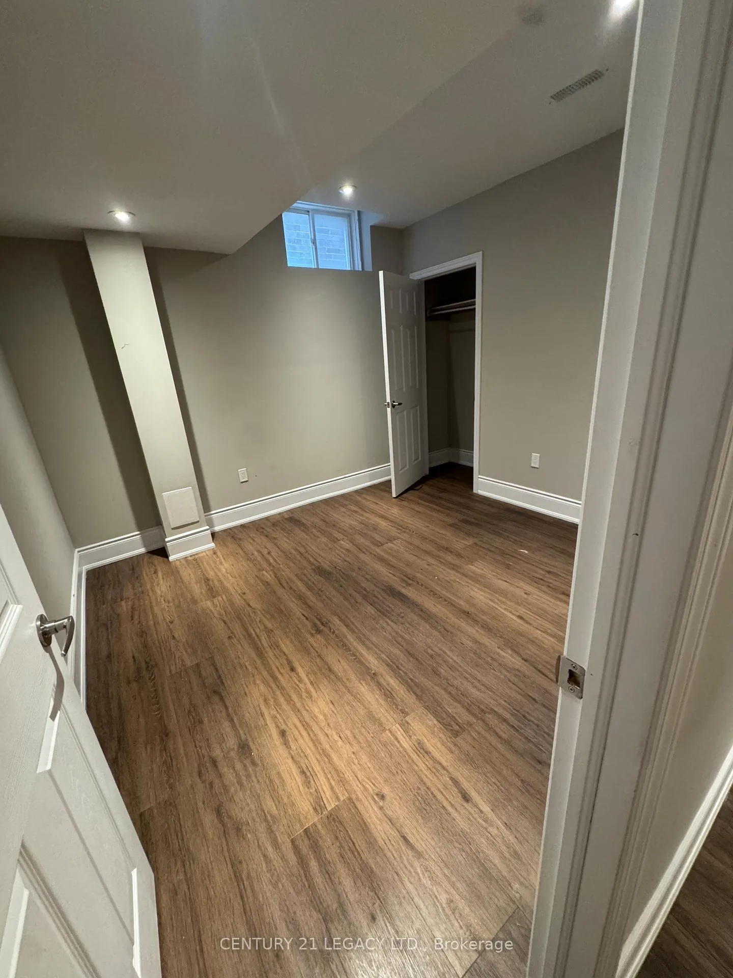 Photo 13 of Unit Bsmt, 26 Cloverhaven Road, Brampton, Toronto Gore Rural Estate — HOMEH