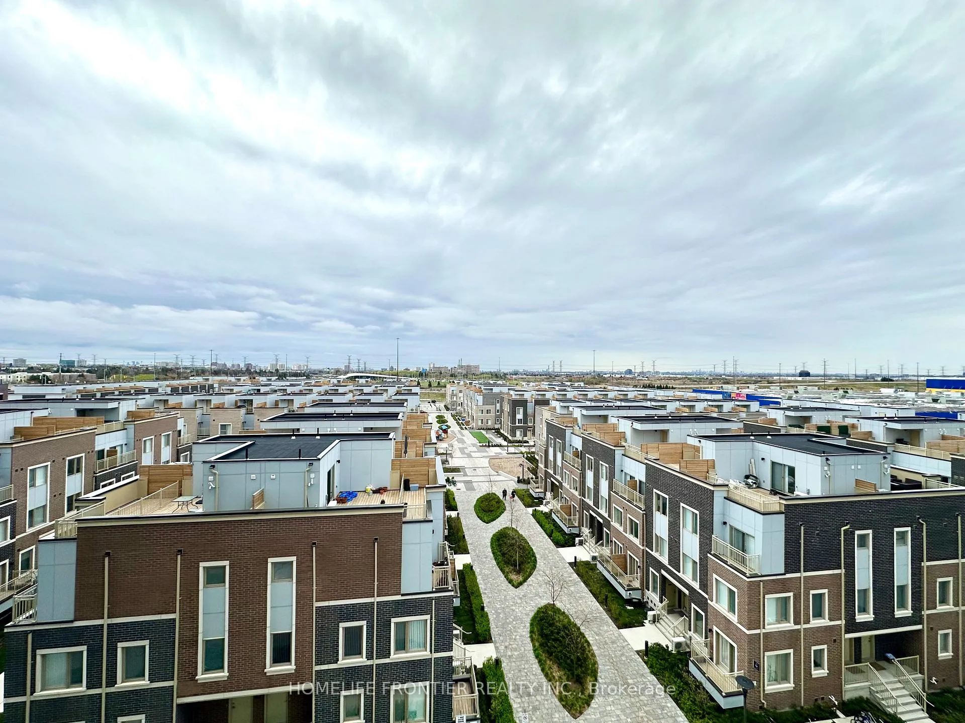 Photo 2 of Unit 605, 38 Honeycrisp Crescent, Vaughan, Vaughan Corporate Centre — HOMEH