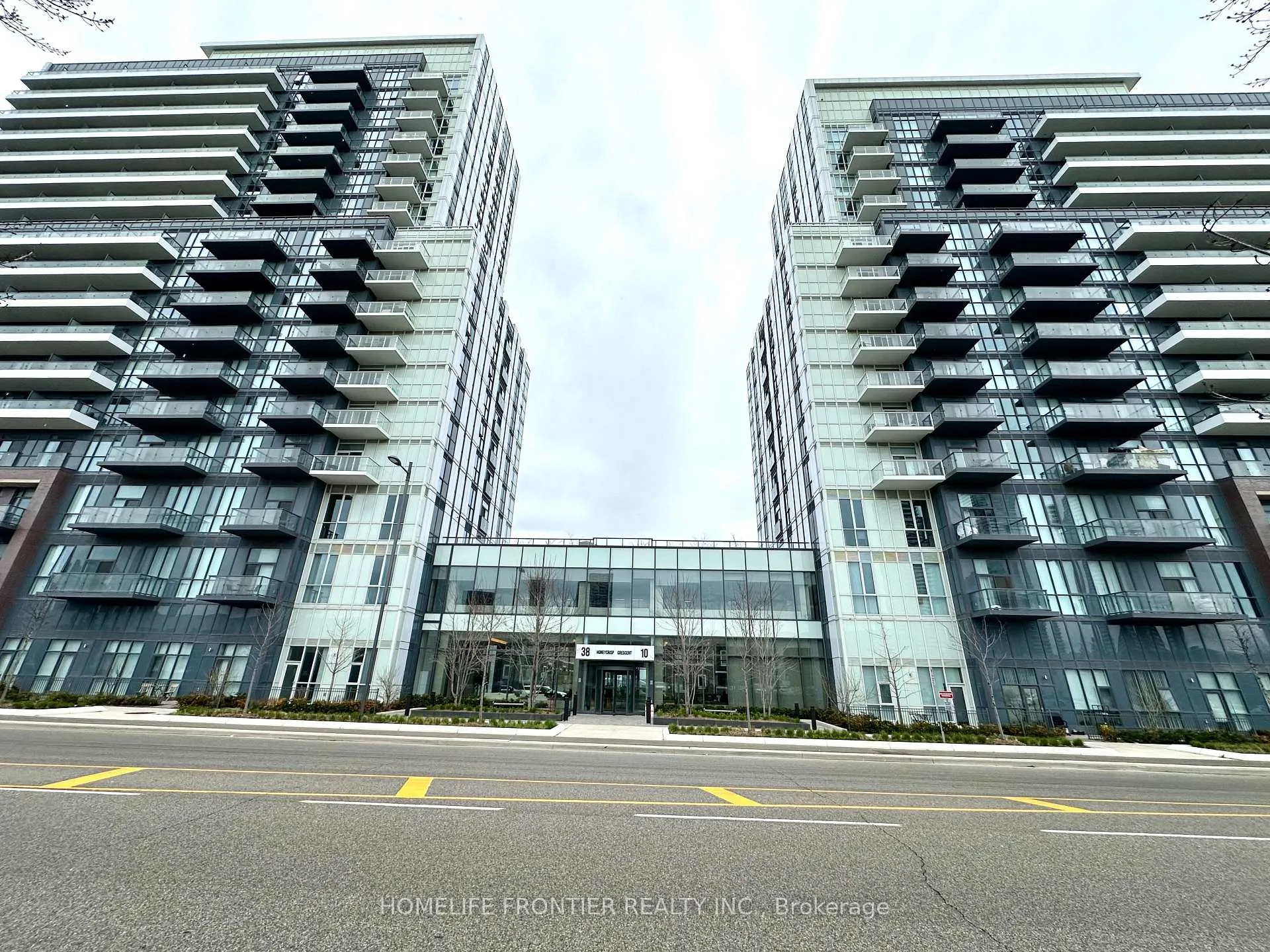 Photo 3 of Unit 605, 38 Honeycrisp Crescent, Vaughan, Vaughan Corporate Centre — HOMEH