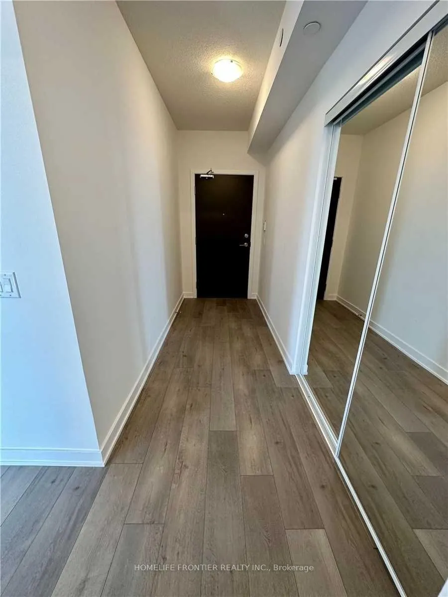 Photo 4 of Unit 605, 38 Honeycrisp Crescent, Vaughan, Vaughan Corporate Centre — HOMEH
