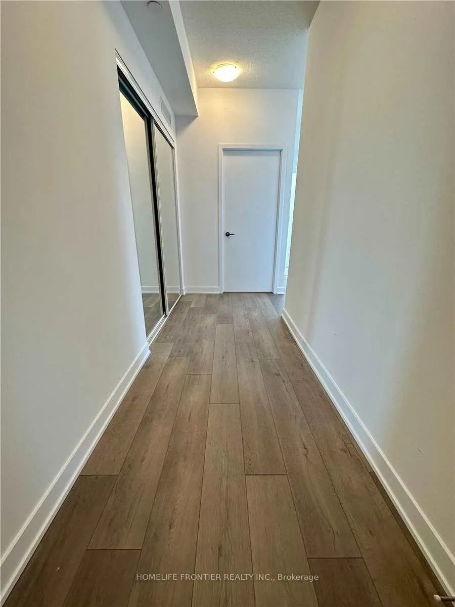Photo 5 of Unit 605, 38 Honeycrisp Crescent, Vaughan, Vaughan Corporate Centre — HOMEH