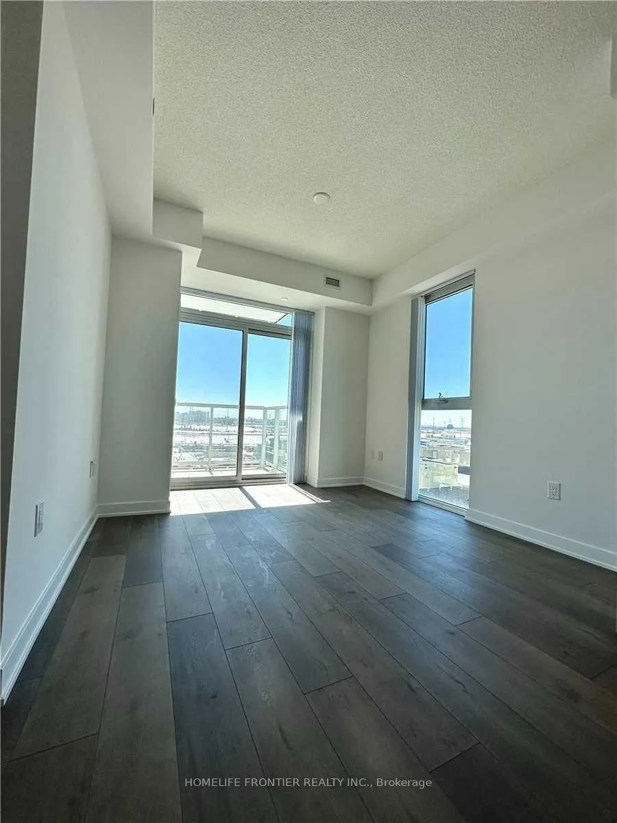 Photo 7 of Unit 605, 38 Honeycrisp Crescent, Vaughan, Vaughan Corporate Centre — HOMEH