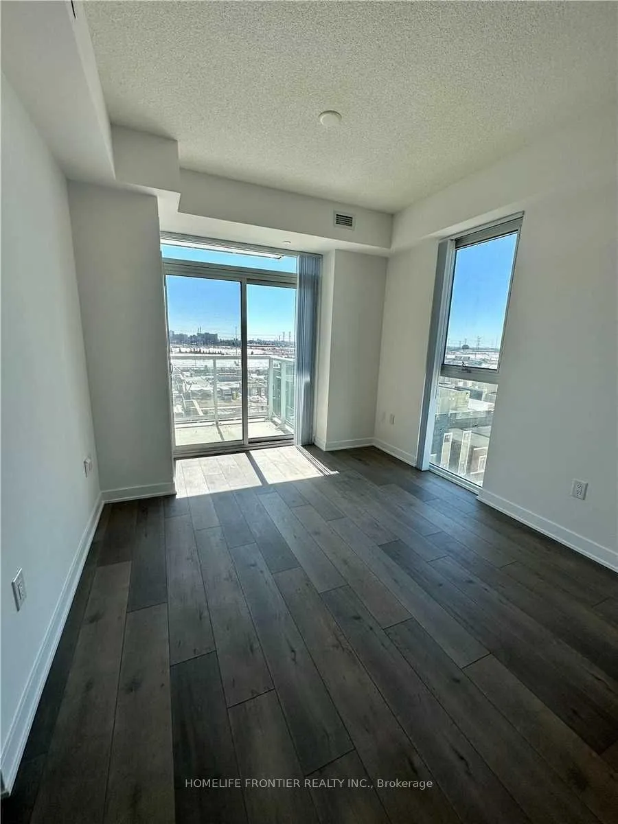 Photo 8 of Unit 605, 38 Honeycrisp Crescent, Vaughan, Vaughan Corporate Centre — HOMEH