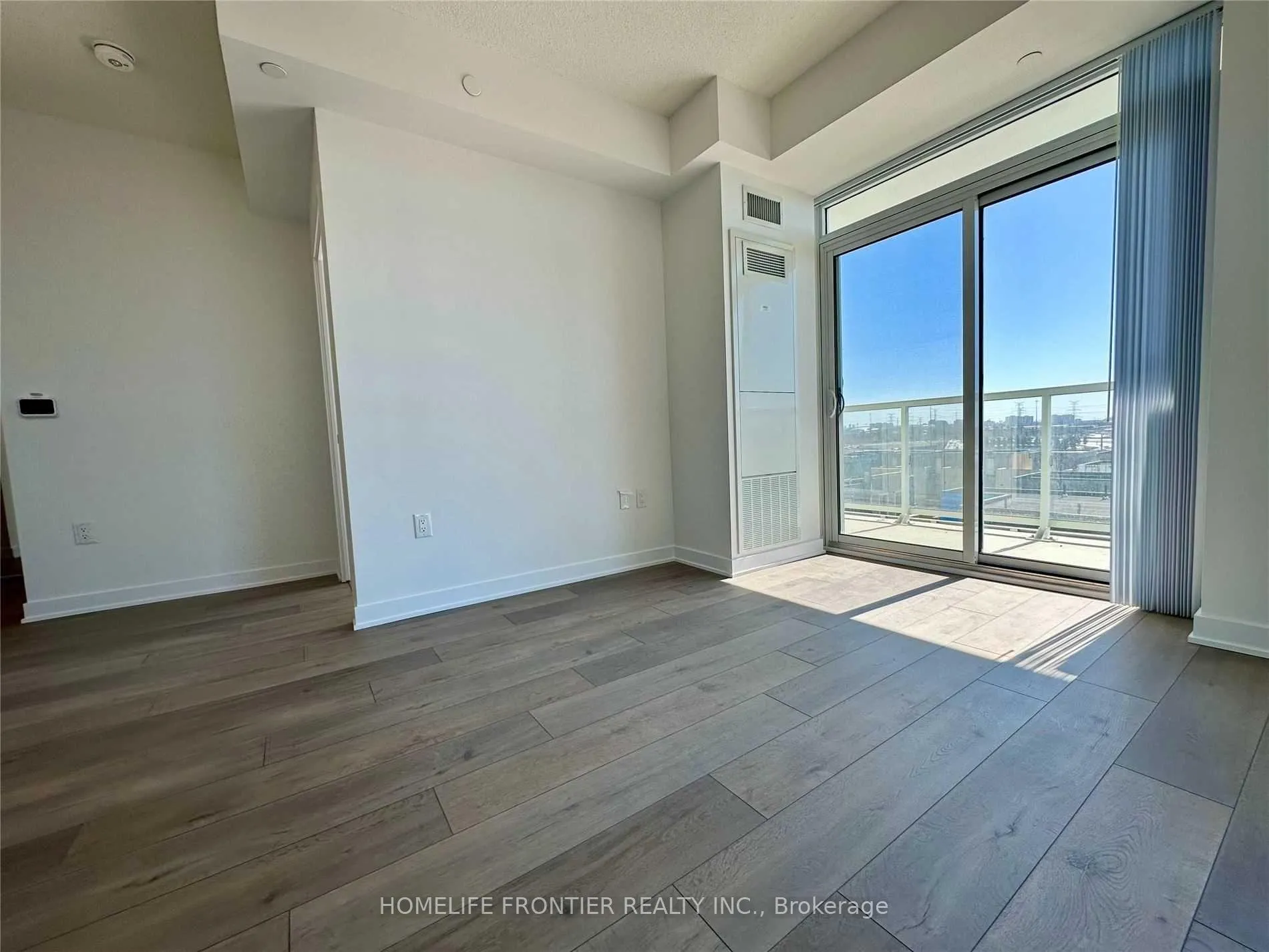 Photo 9 of Unit 605, 38 Honeycrisp Crescent, Vaughan, Vaughan Corporate Centre — HOMEH