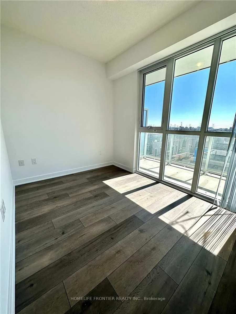 Photo 12 of Unit 605, 38 Honeycrisp Crescent, Vaughan, Vaughan Corporate Centre — HOMEH