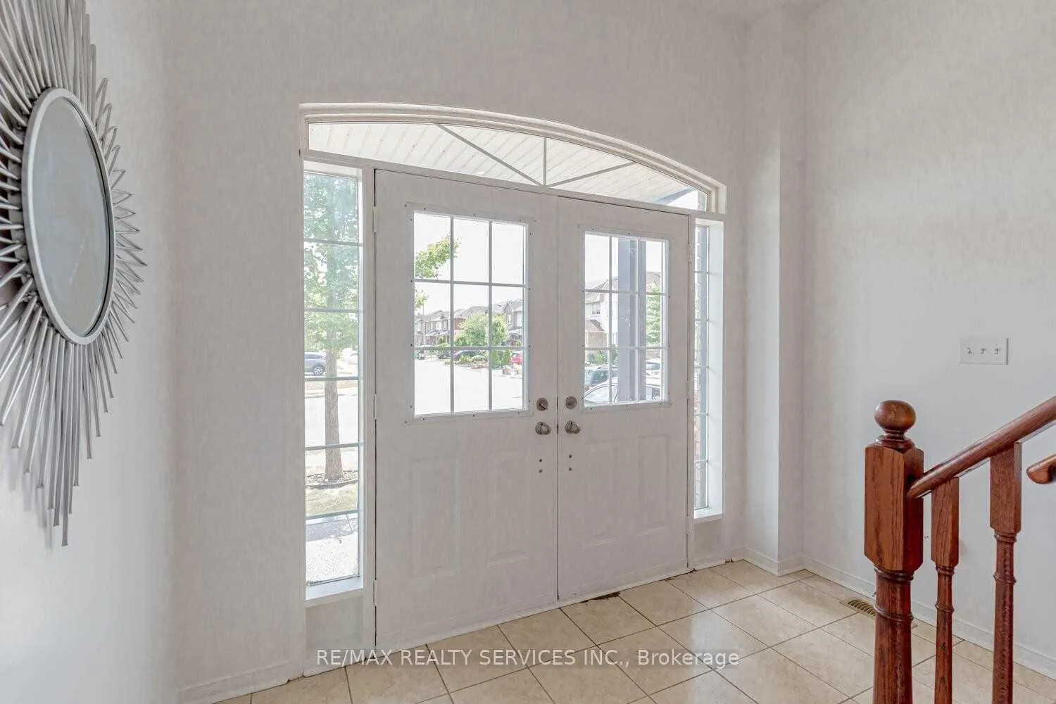 Photo 3 of 339 Edenbrook Hill (UPPER) Drive, Brampton, Fletcher's Meadow — HOMEH