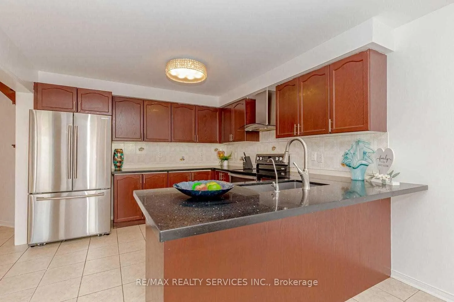 Photo 11 of 339 Edenbrook Hill (UPPER) Drive, Brampton, Fletcher's Meadow — HOMEH