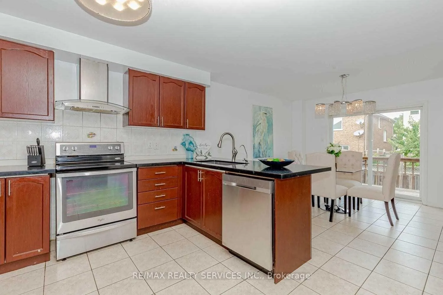 Photo 12 of 339 Edenbrook Hill (UPPER) Drive, Brampton, Fletcher's Meadow — HOMEH