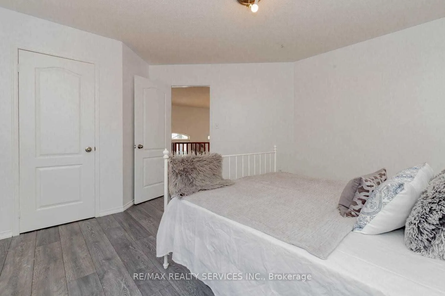 Photo 18 of 339 Edenbrook Hill (UPPER) Drive, Brampton, Fletcher's Meadow — HOMEH