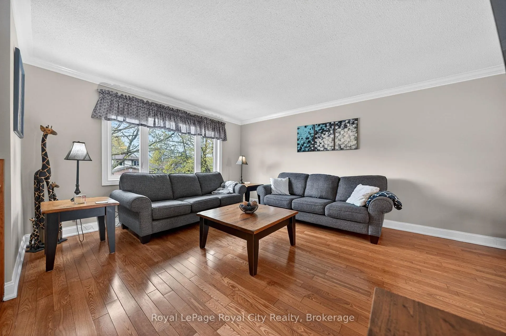 Photo 3 of 69 Sanderson Drive, Guelph, Willow West/Sugarbush/West Acres — HOMEH