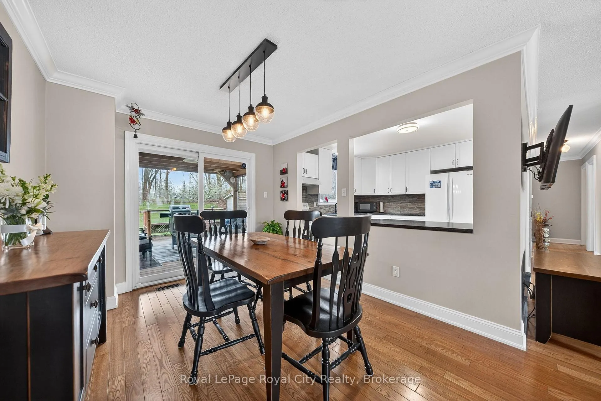 Photo 7 of 69 Sanderson Drive, Guelph, Willow West/Sugarbush/West Acres — HOMEH