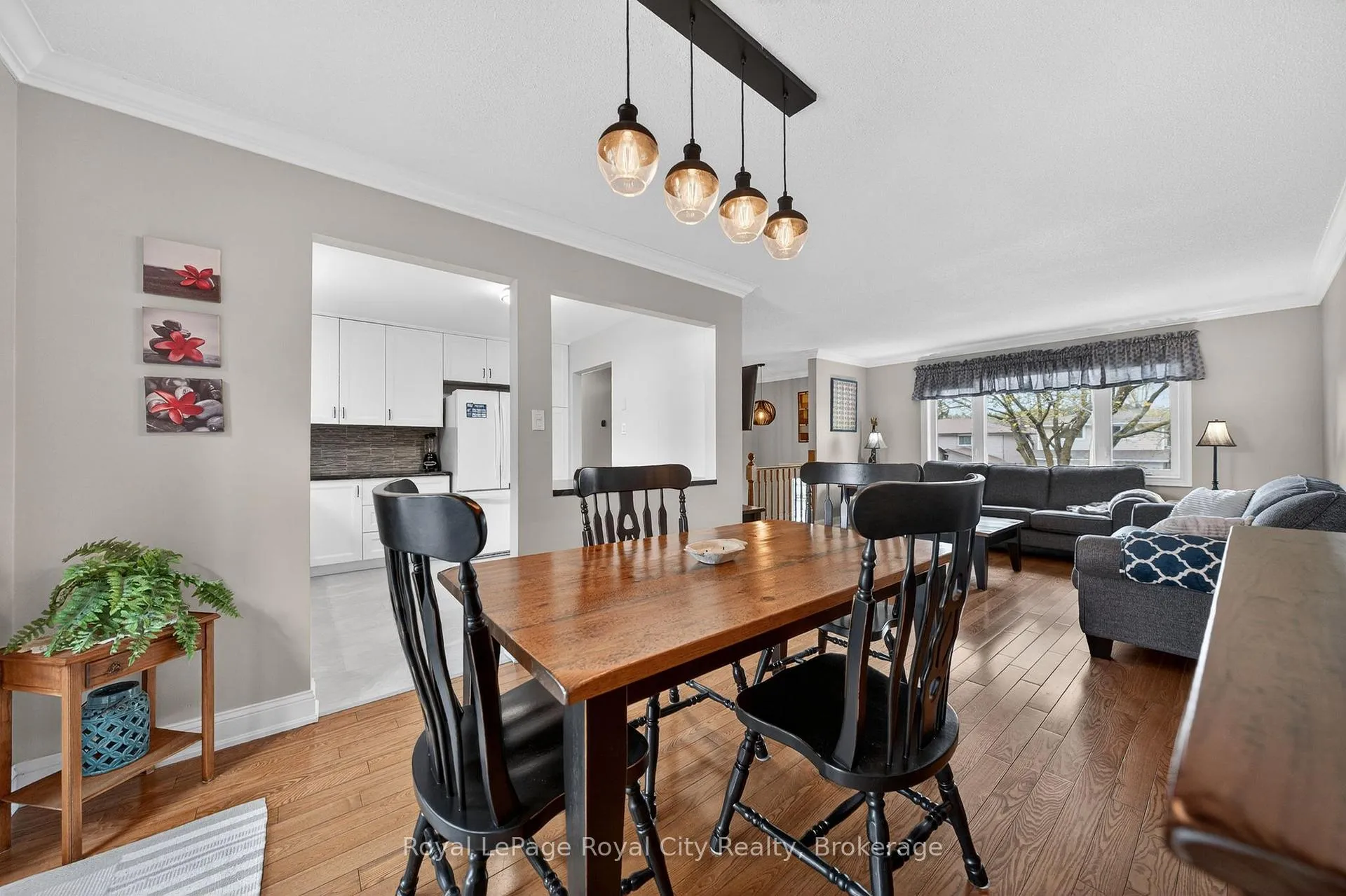 Photo 9 of 69 Sanderson Drive, Guelph, Willow West/Sugarbush/West Acres — HOMEH