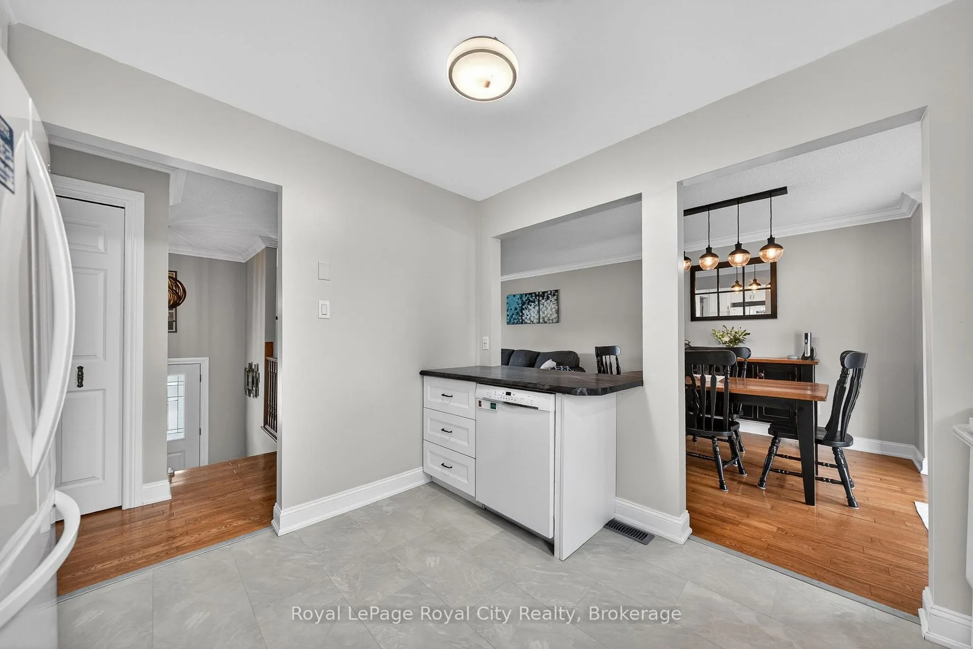 Photo 15 of 69 Sanderson Drive, Guelph, Willow West/Sugarbush/West Acres — HOMEH